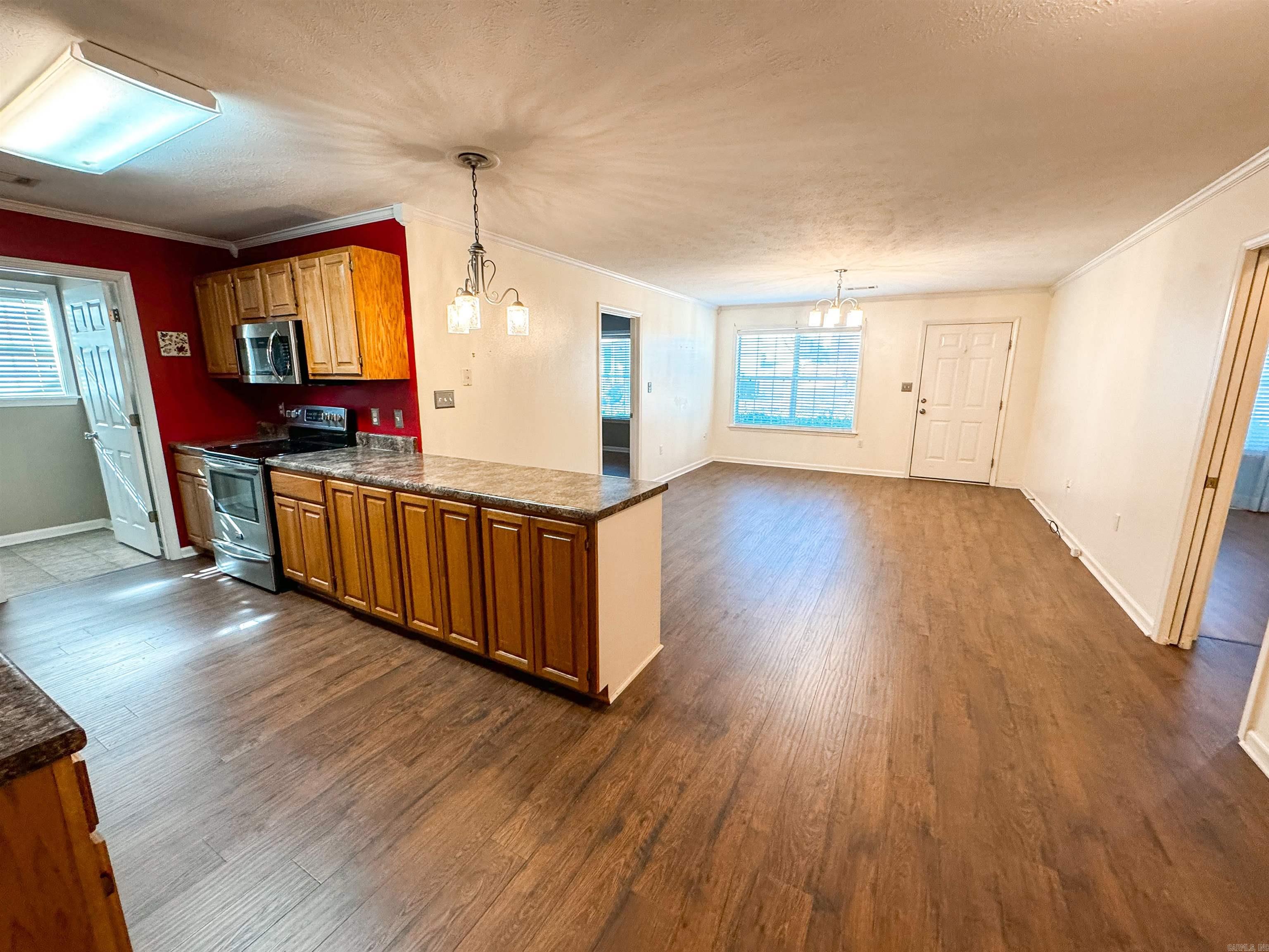 RIVER OAKS TRACE - Residential