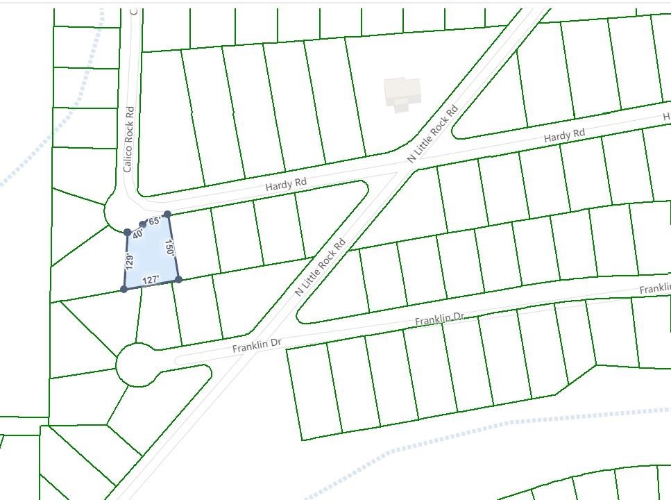 Minimal investment to own a piece of Horseshoe Bend property so you have access to the amenities. 2 golf courses,3 lakes for boating and fishing, Aqua Park, and so much more!!