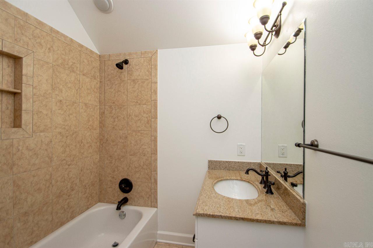 CHENAL VALLEY SOLOGNE CIRCLE - Residential