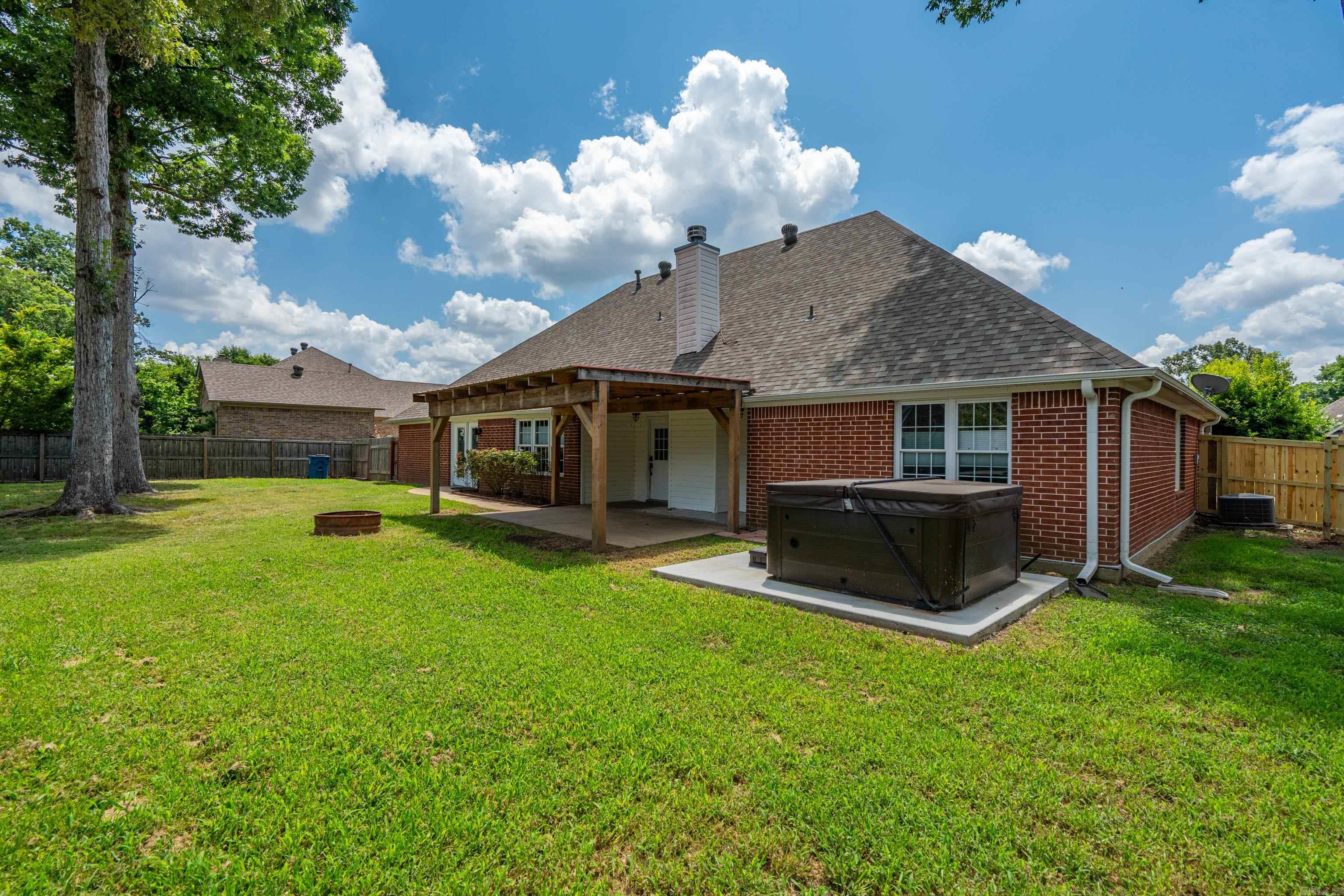 LONGHILLS VILLAGE - Residential