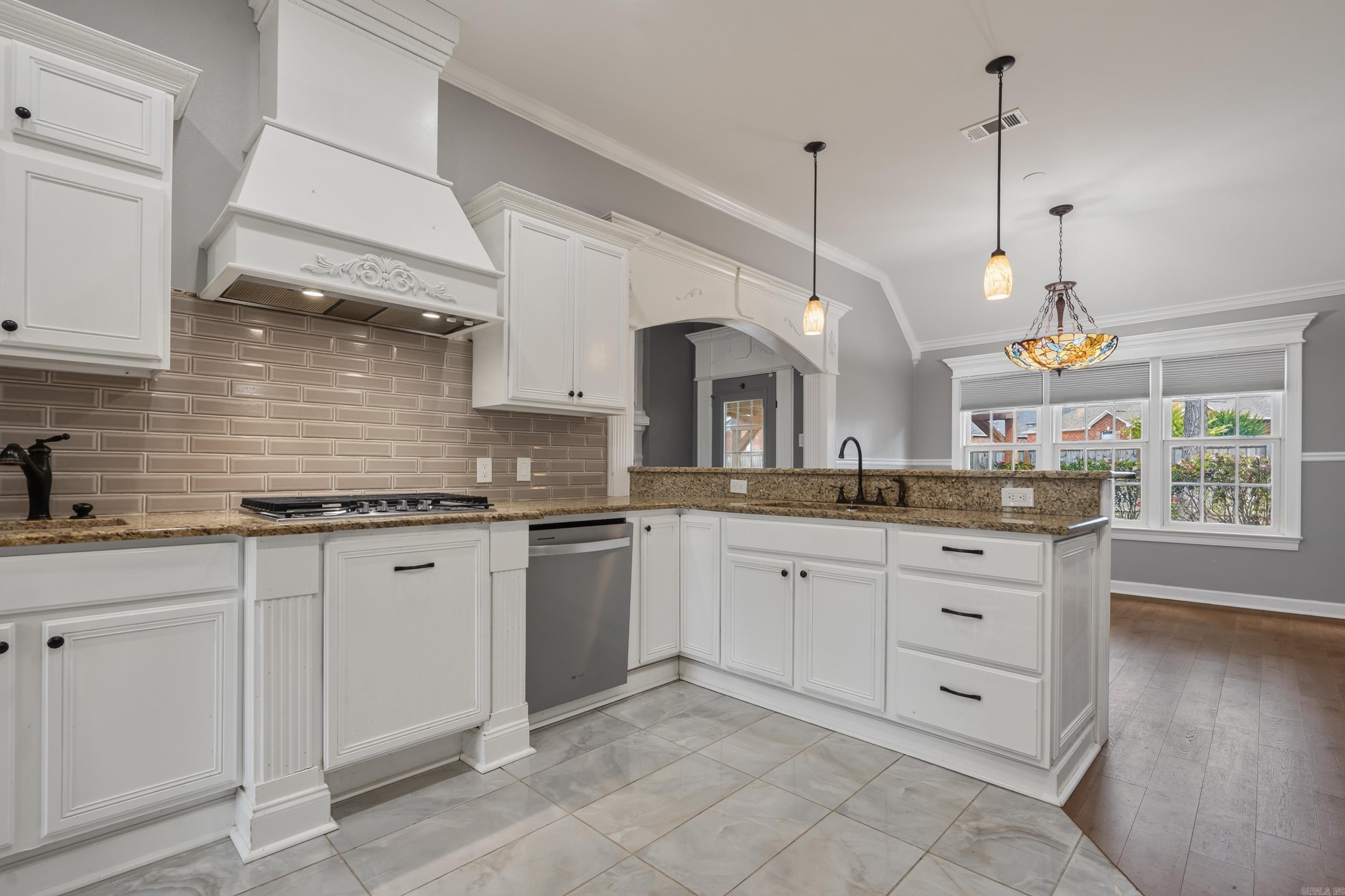 LONGHILLS VILLAGE - Residential