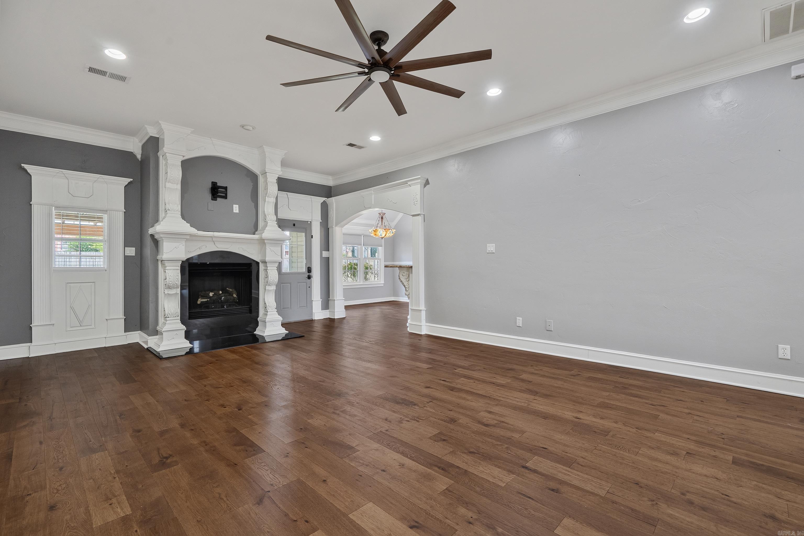 LONGHILLS VILLAGE - Residential
