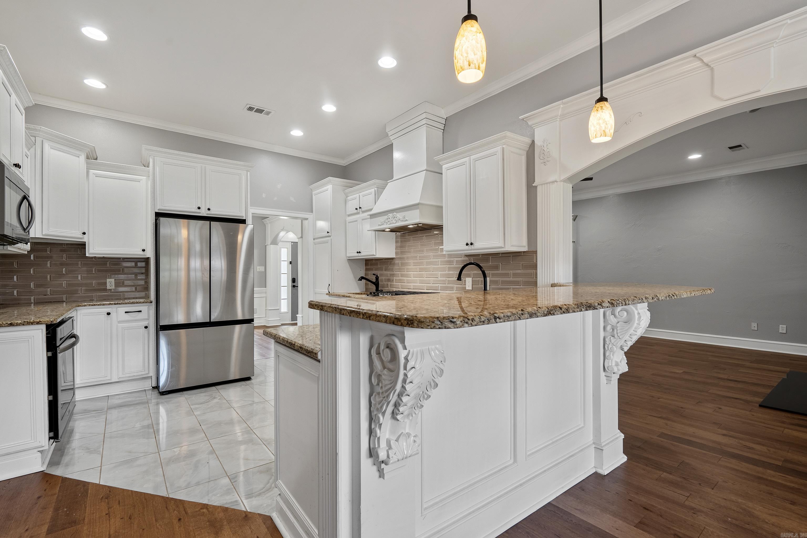LONGHILLS VILLAGE - Residential