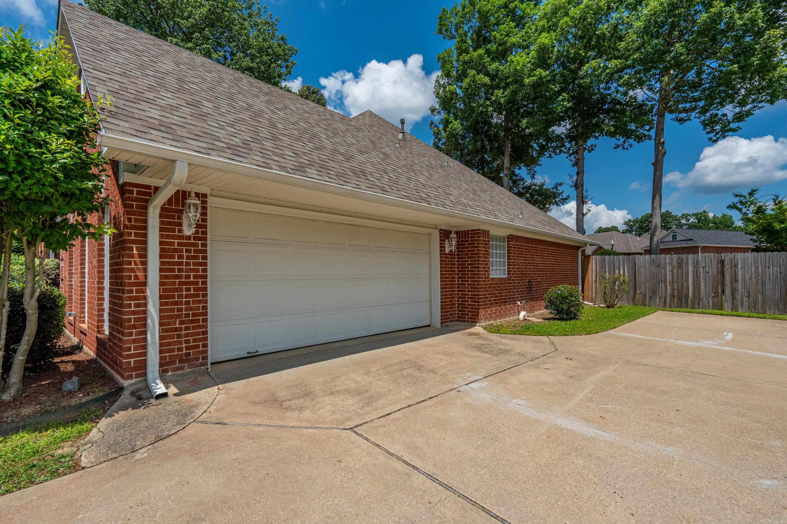 LONGHILLS VILLAGE - Residential