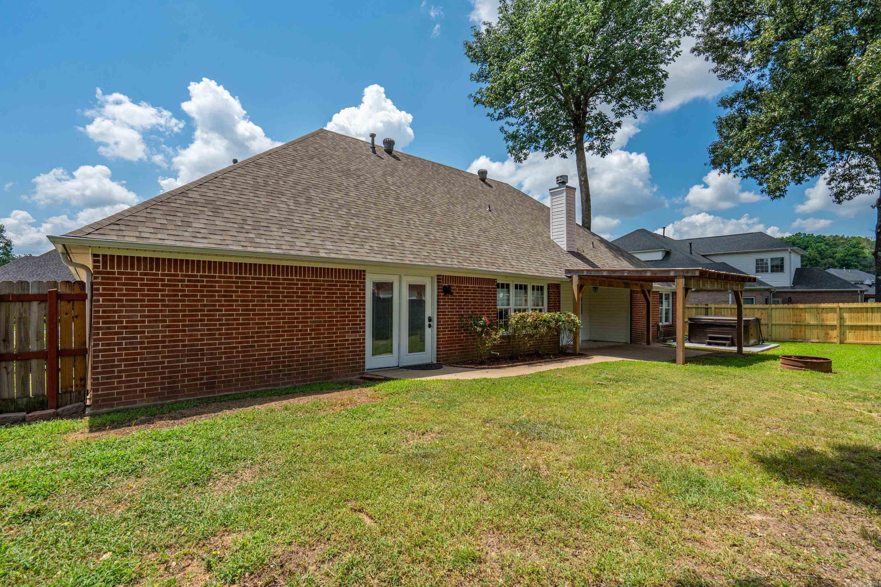 LONGHILLS VILLAGE - Residential