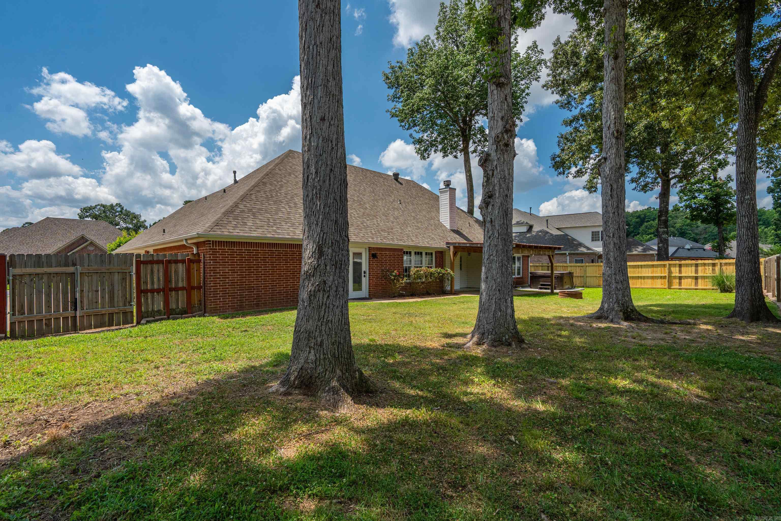 LONGHILLS VILLAGE - Residential