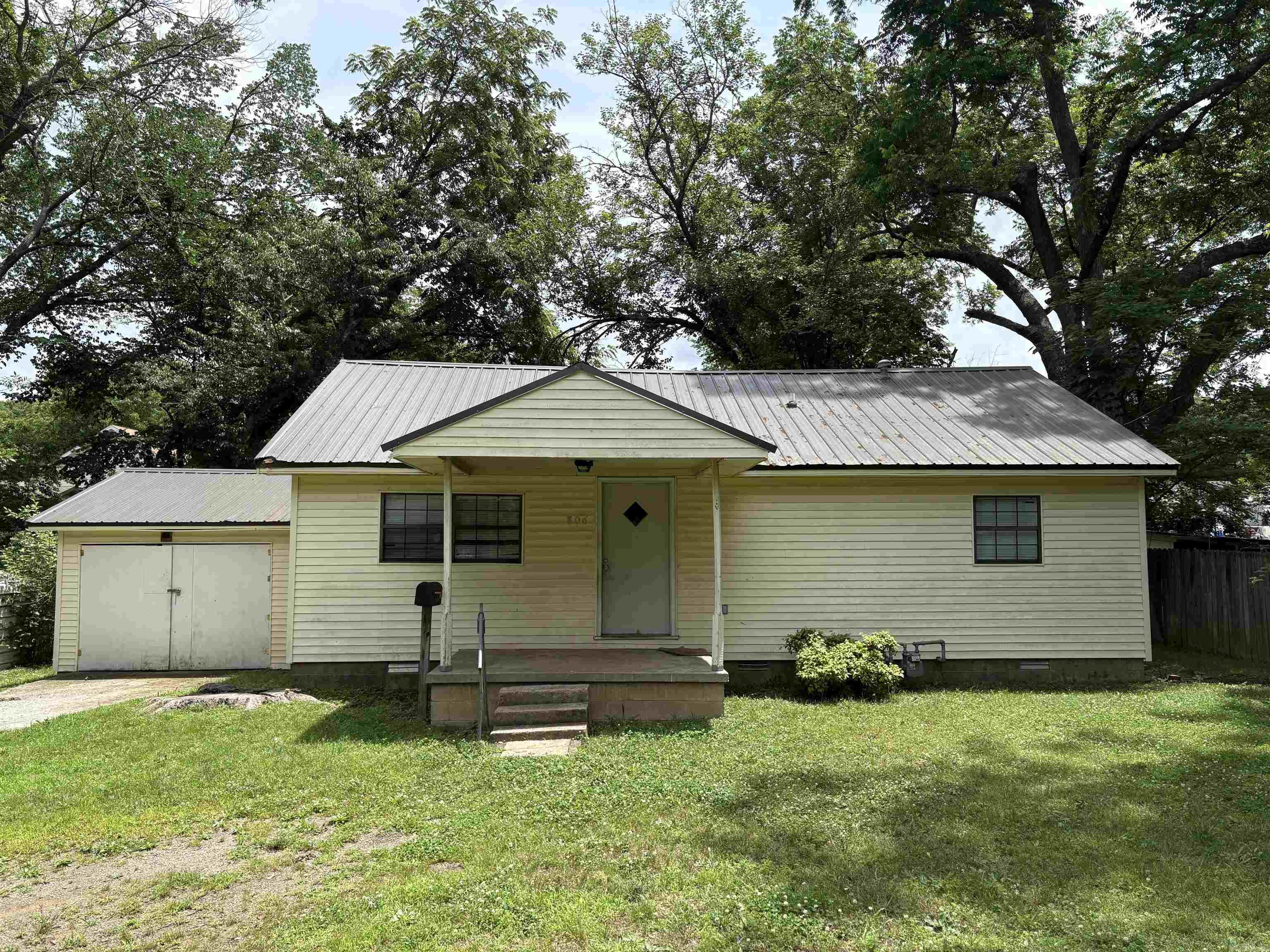 MOORE ADD - Residential