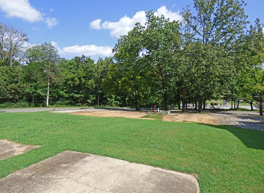 Cherokee Courts - Land