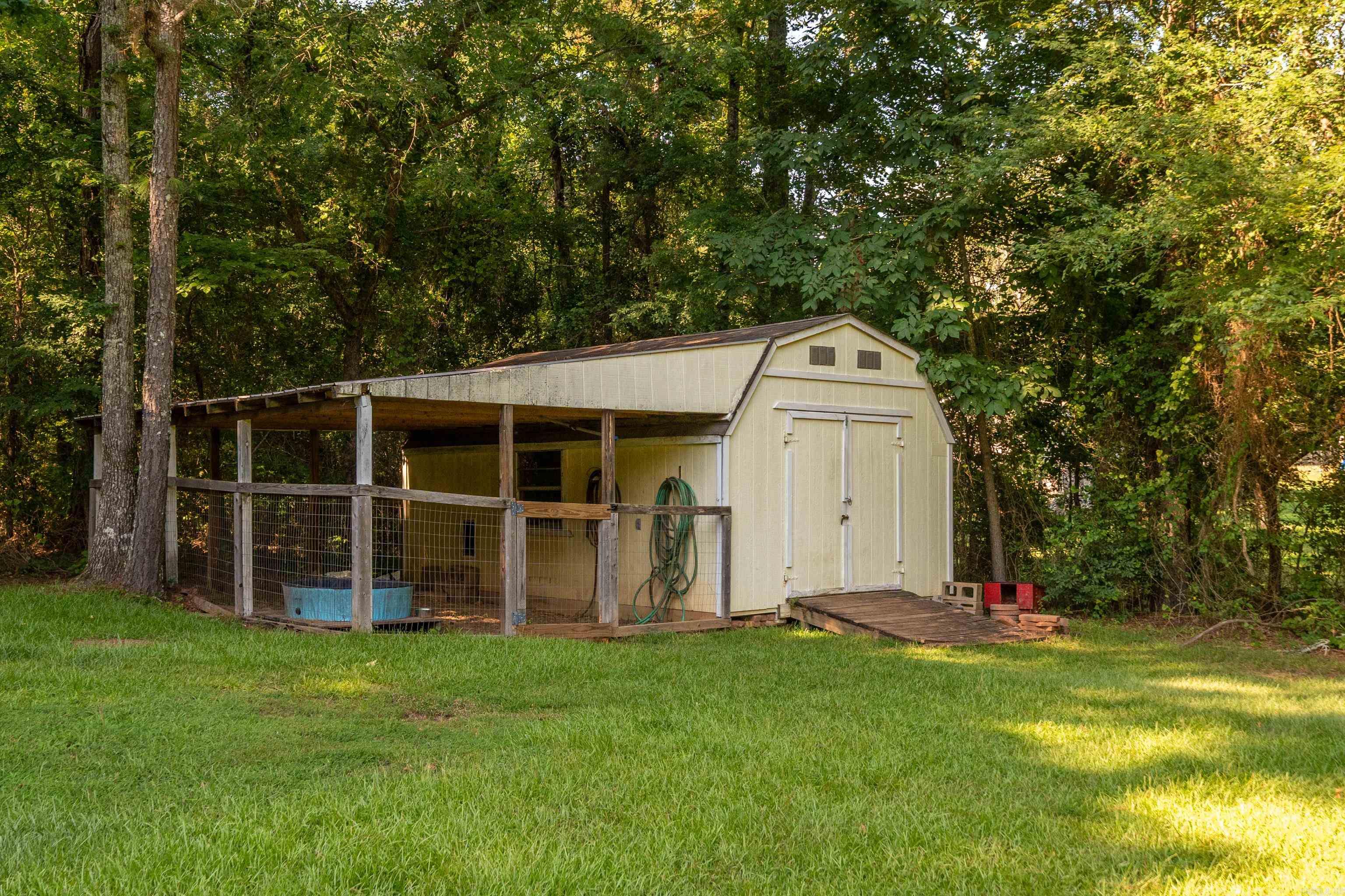 Delees North Moore Estate - Residential