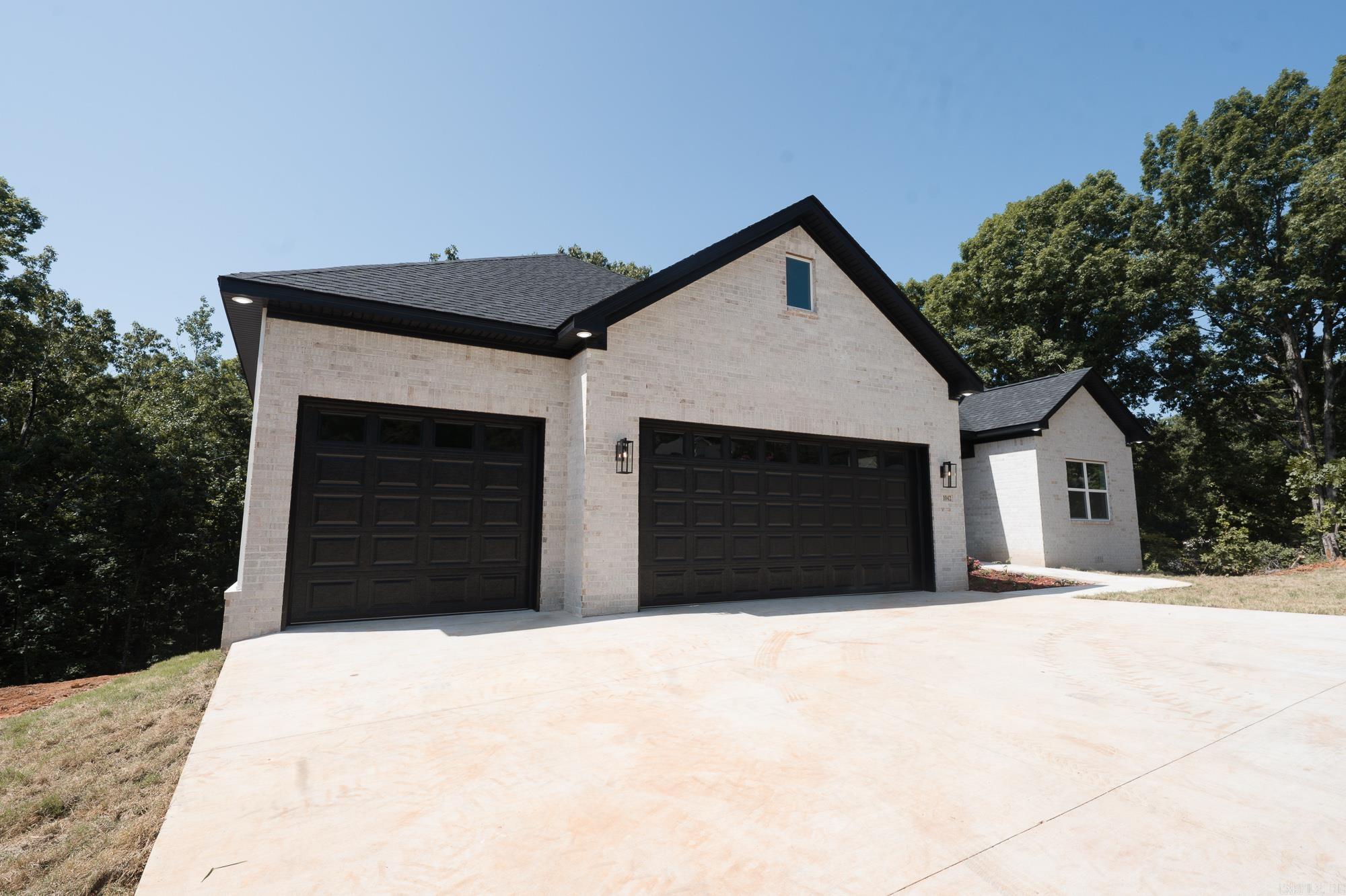 EMERALD MOUNTAIN - Residential