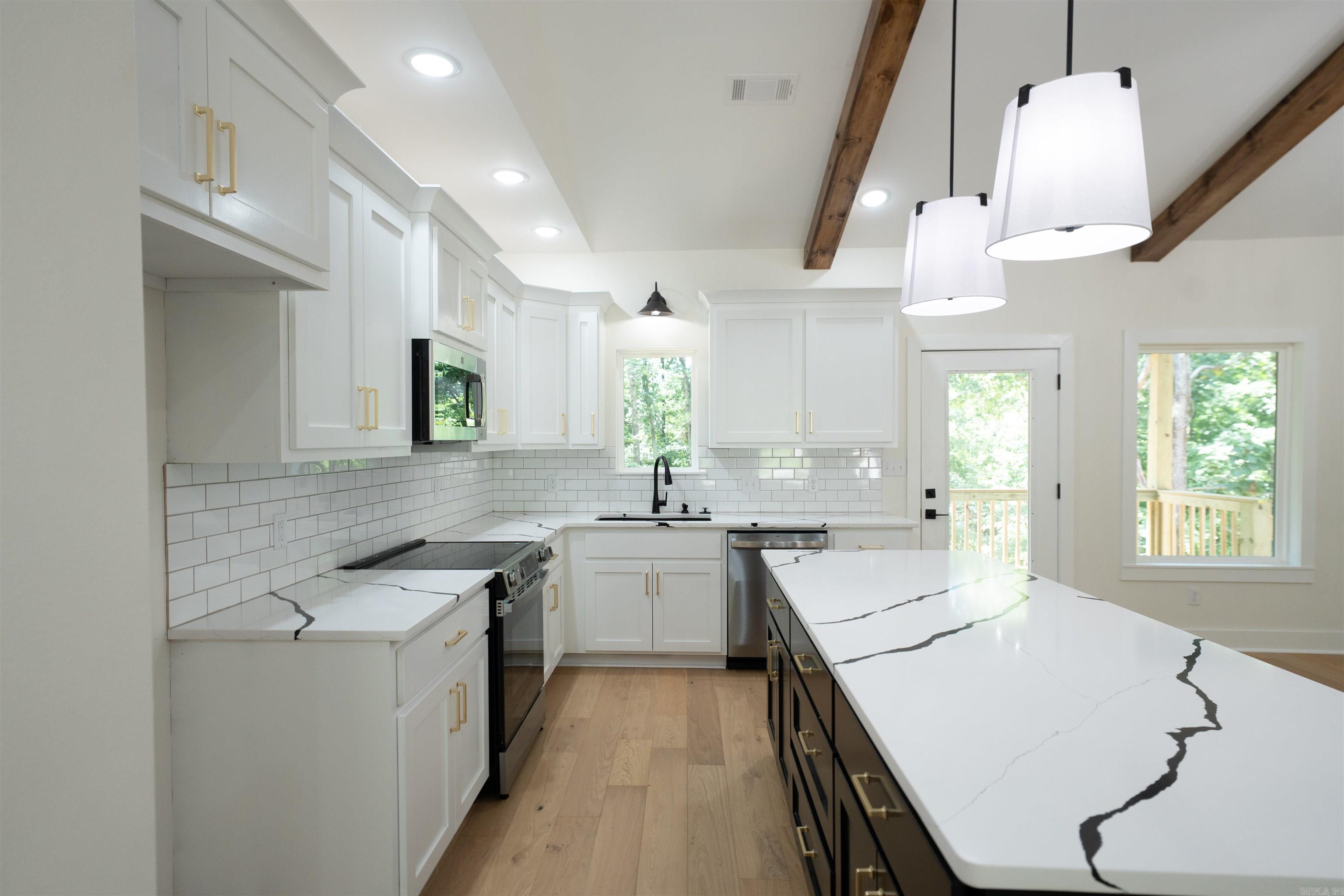EMERALD MOUNTAIN - Residential