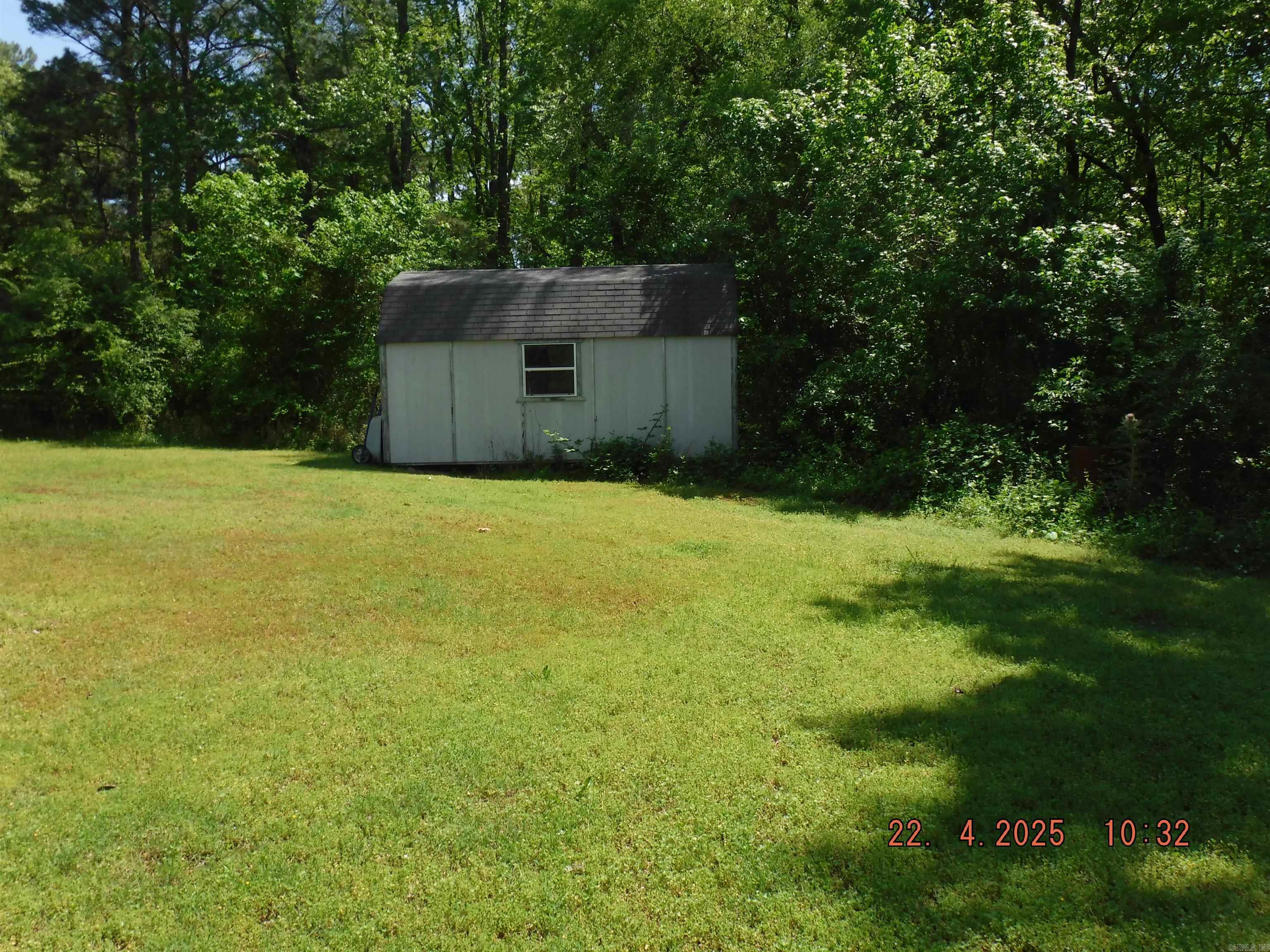 UNPLATTED ACREAGE - Residential