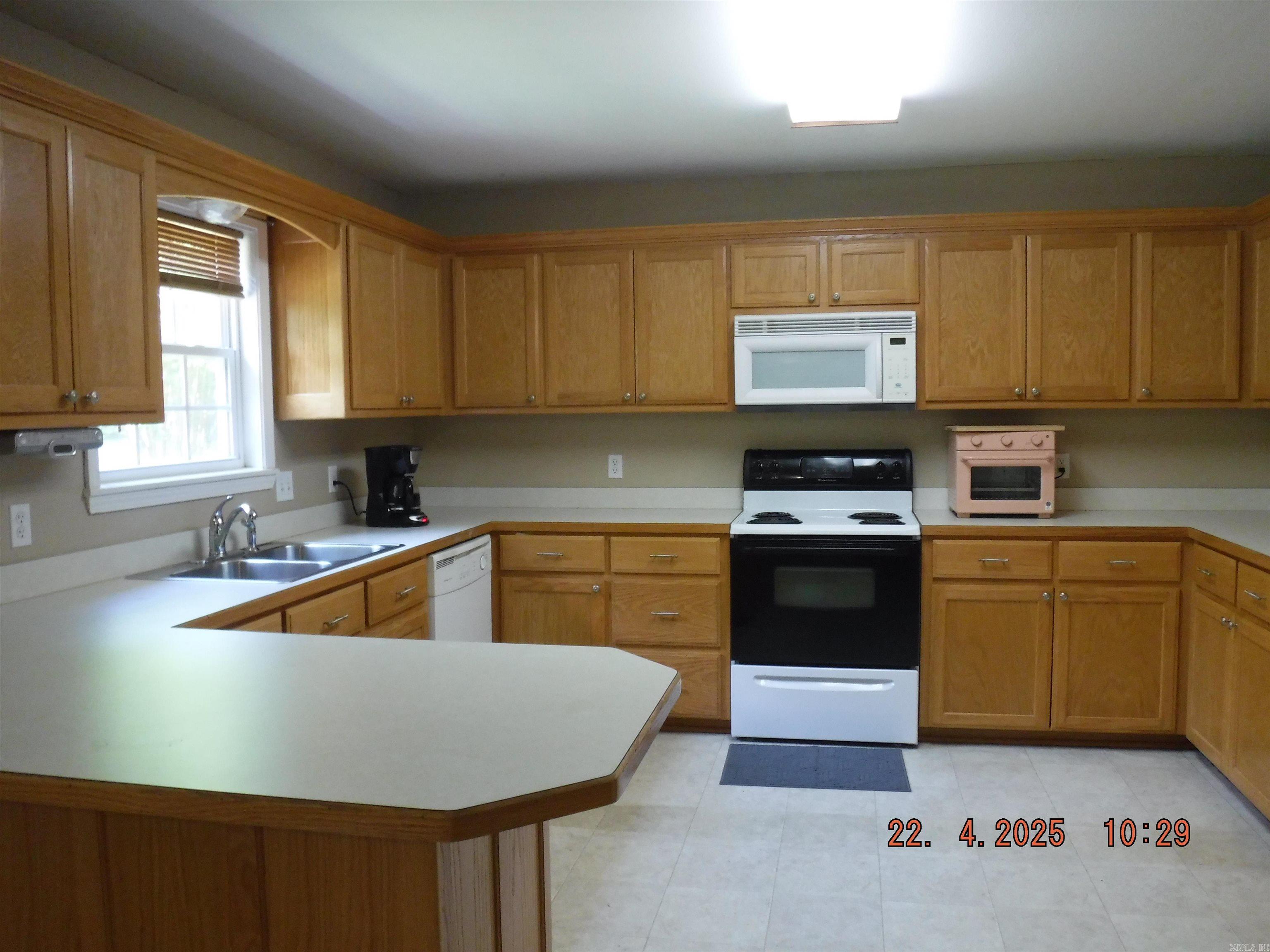 UNPLATTED ACREAGE - Residential