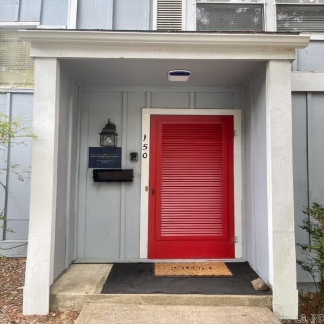 Updated 2 bedroom townhome with great views of the 6th green of DeSoto Golf Course and seasonal views of Lake Desoto.  Spacious deck to relax and enjoy the scenary!  Property is being sold fully furnished.  Great rental opportunity or permanent residence. Conveniently located near the West Gate with nearby shopping; dining; and other services. Hot Springs Village amenities include 11 lakes; 9 golf courses; 30 plus miles of hiking trails; pickleball and tennis courts; state of the art fitness center; indoor and outdoor swimming pools; and more!   See Agent Remarks for additional details.