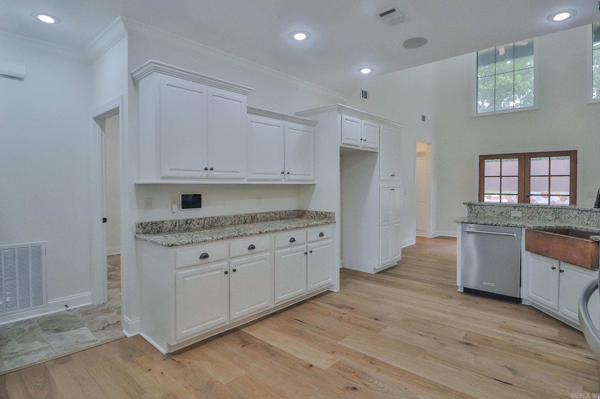 BARRINGTON PARK - Residential