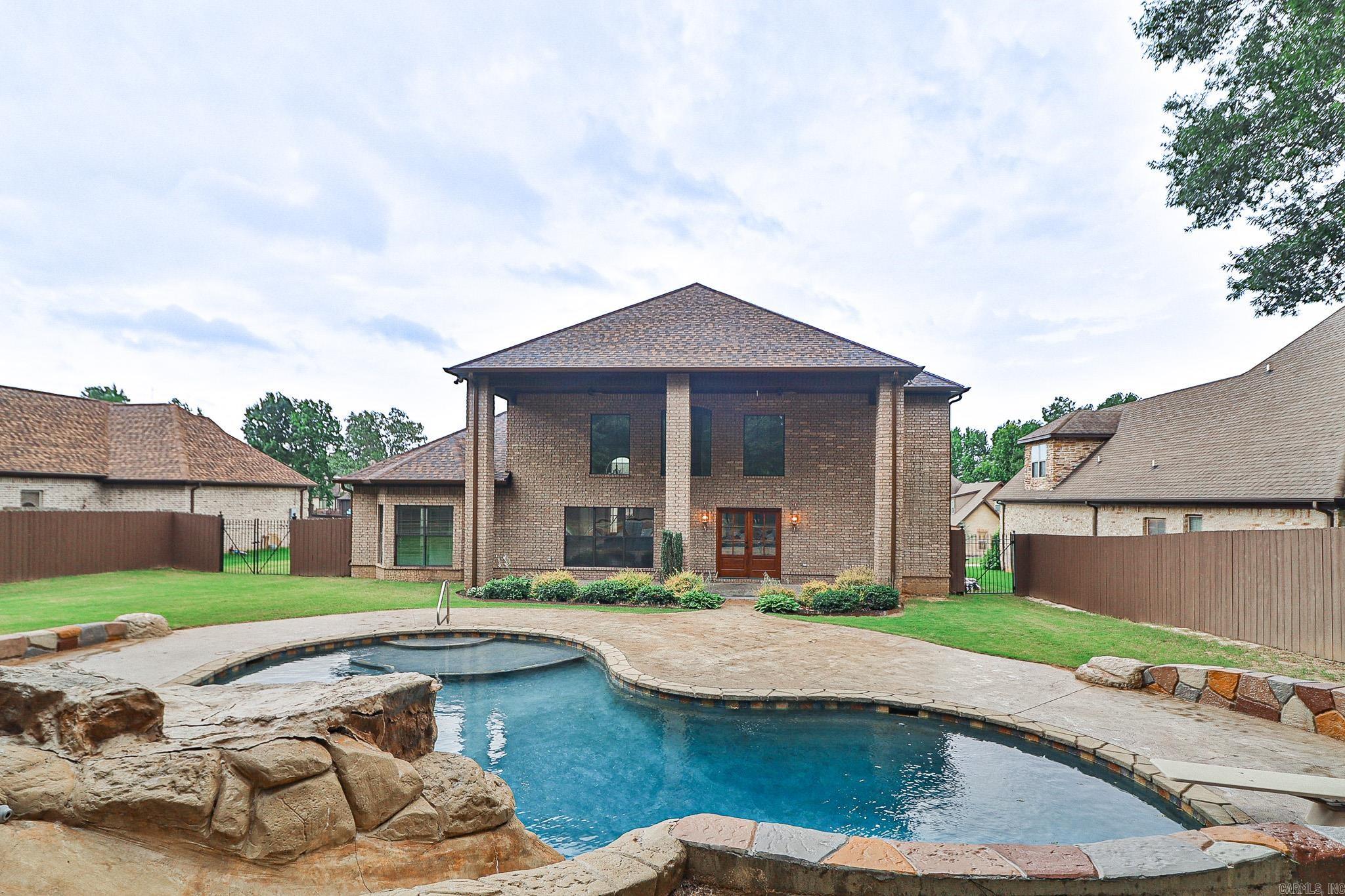 BARRINGTON PARK - Residential