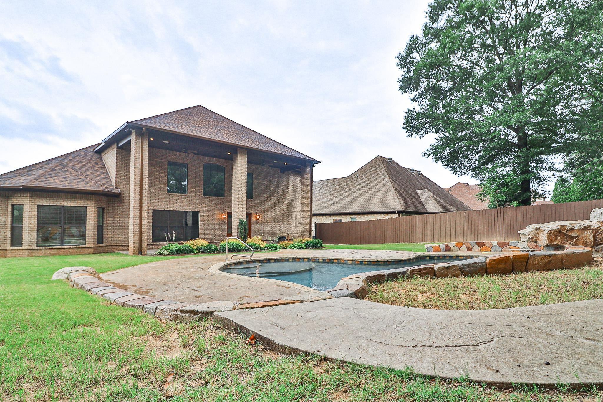 BARRINGTON PARK - Residential