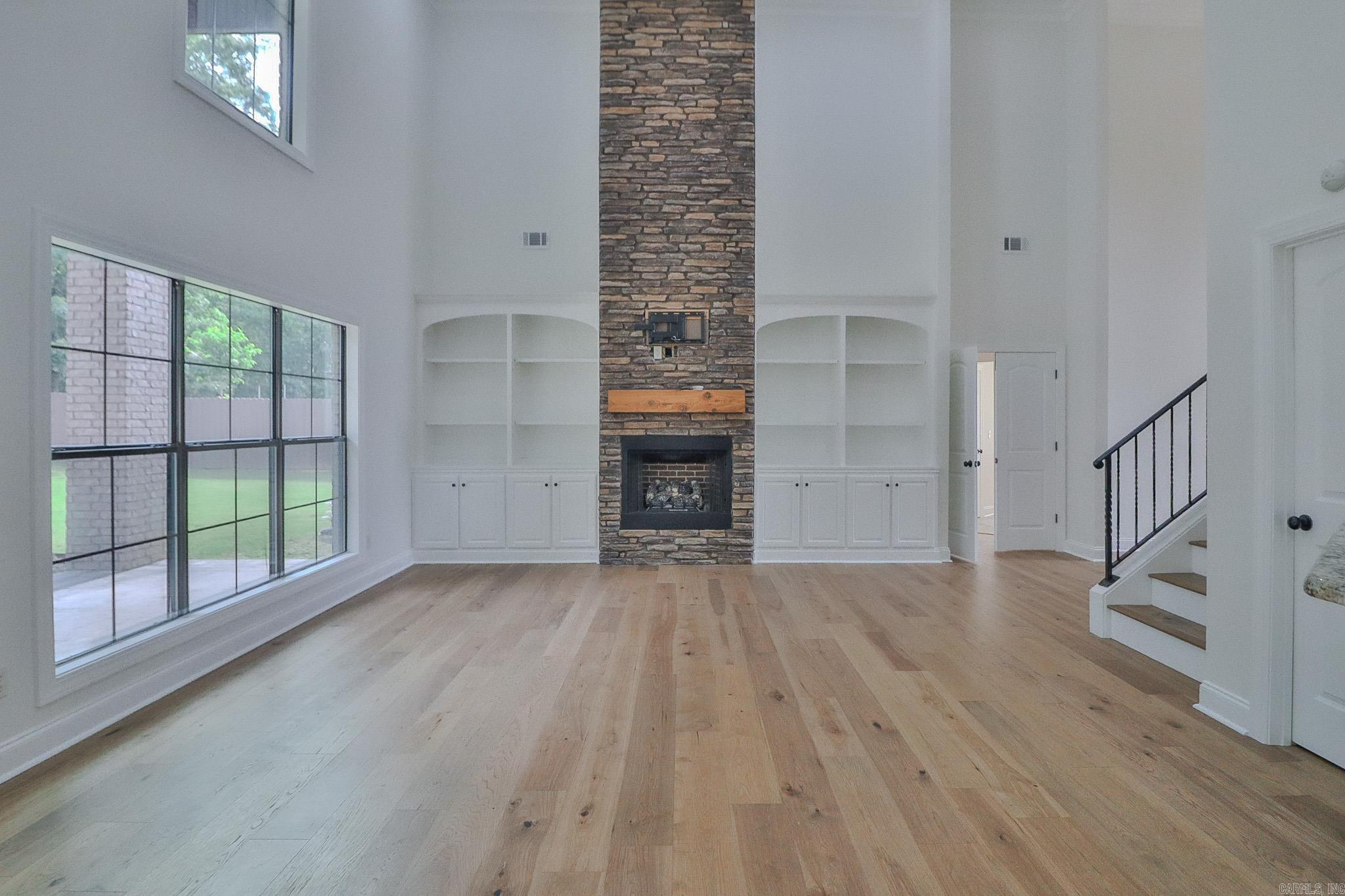 BARRINGTON PARK - Residential