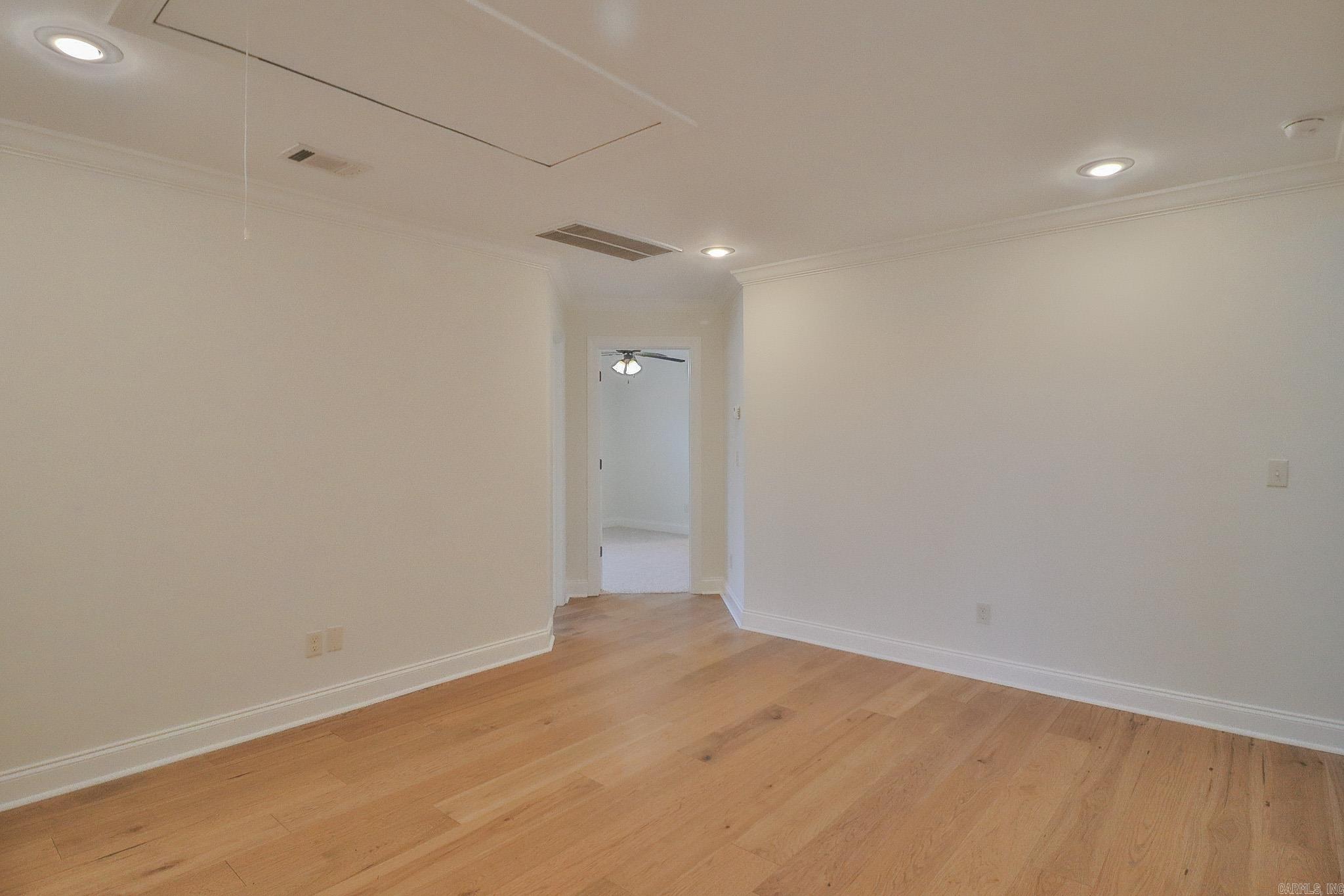 BARRINGTON PARK - Residential