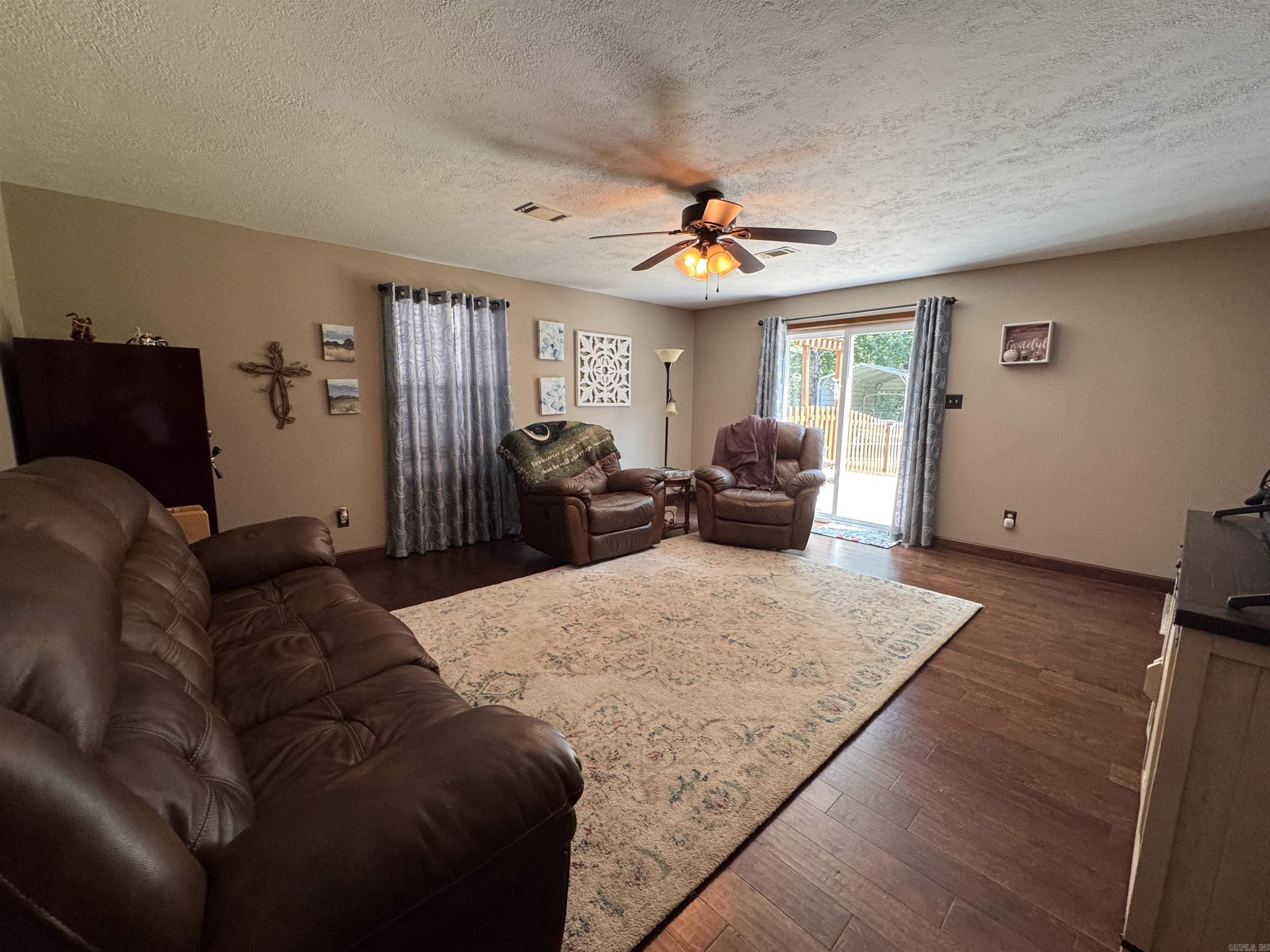 DELEES NORTH MOORE ESTATES - Residential