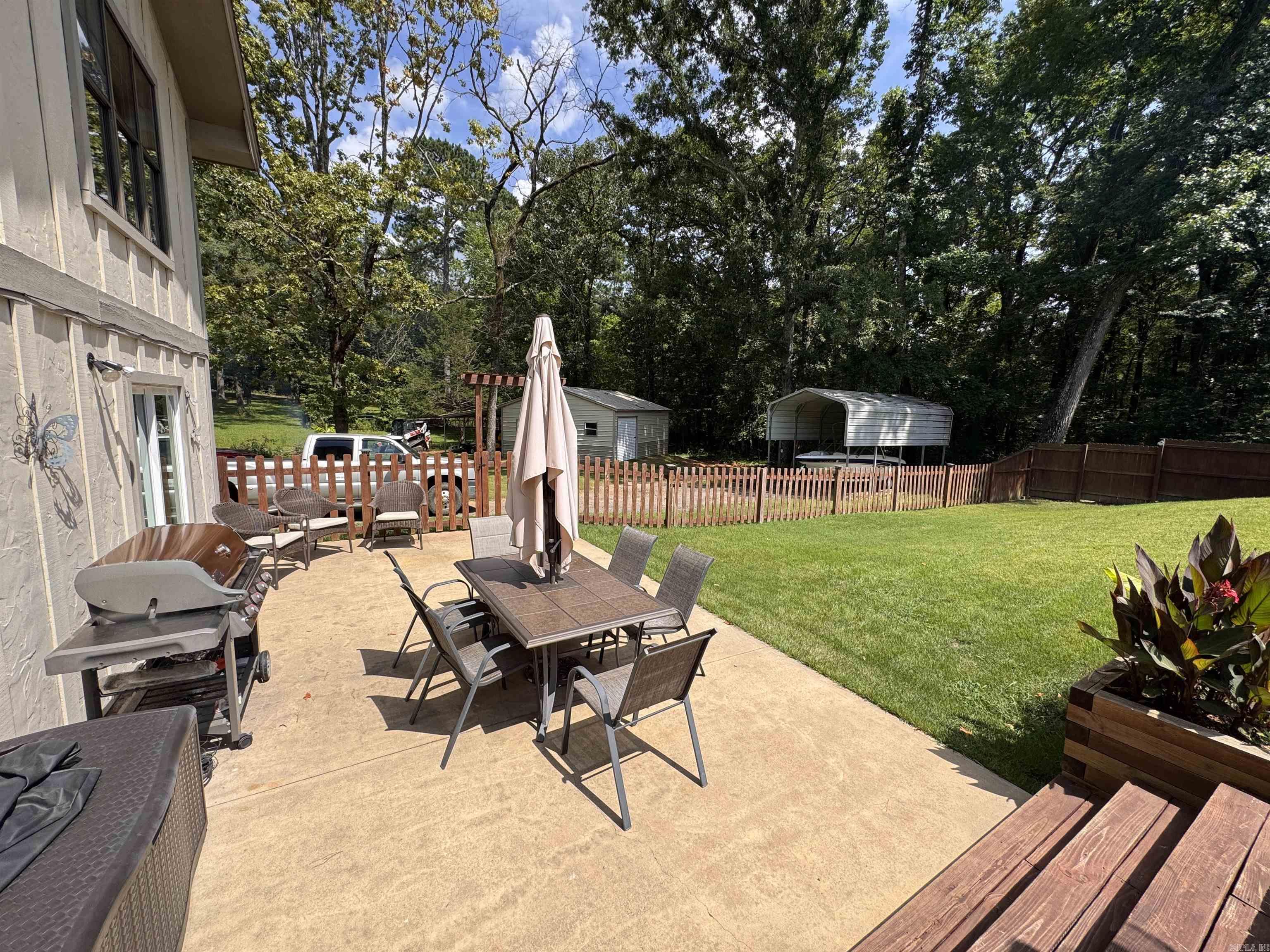 DELEES NORTH MOORE ESTATES - Residential