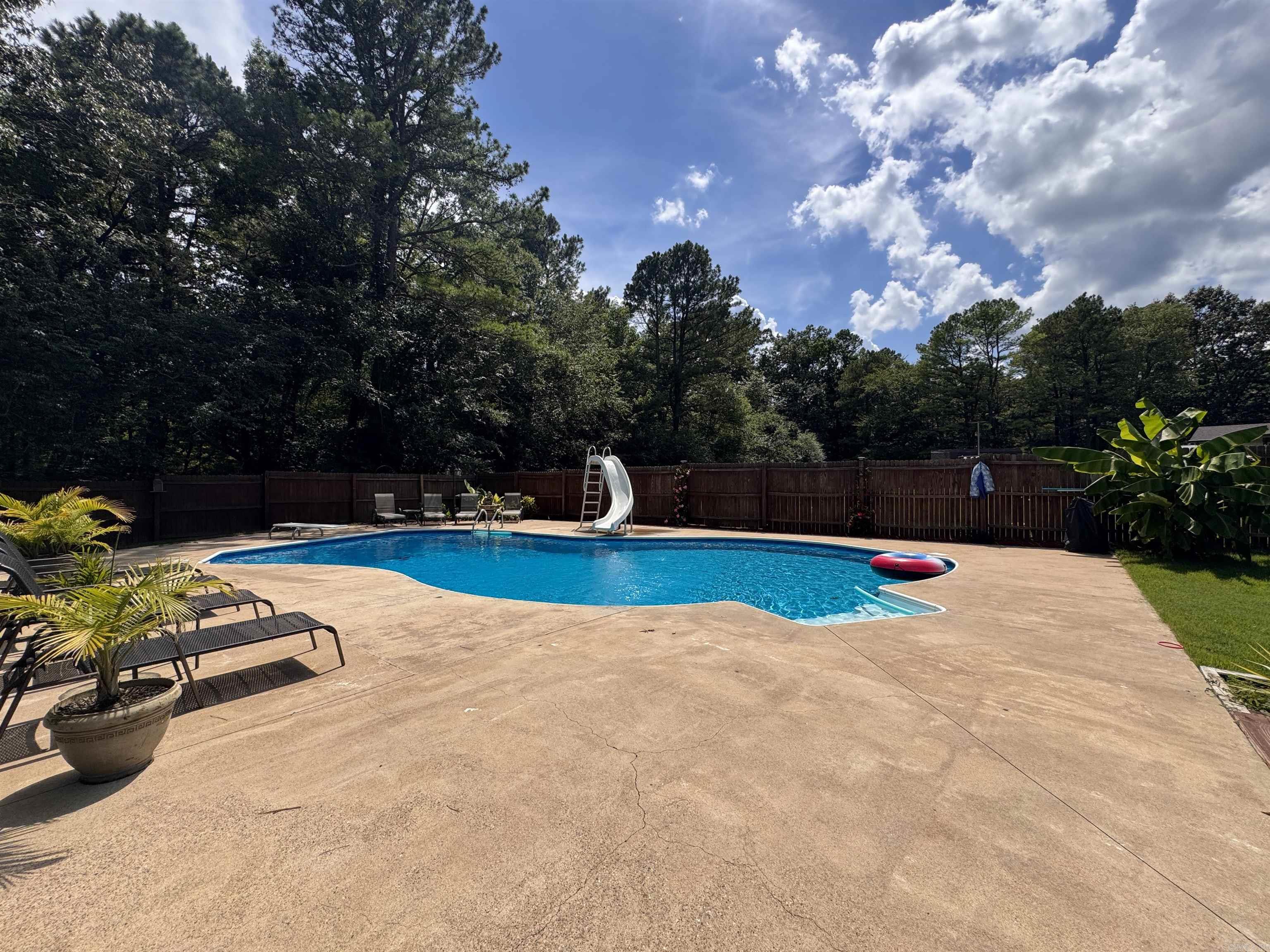 DELEES NORTH MOORE ESTATES - Residential