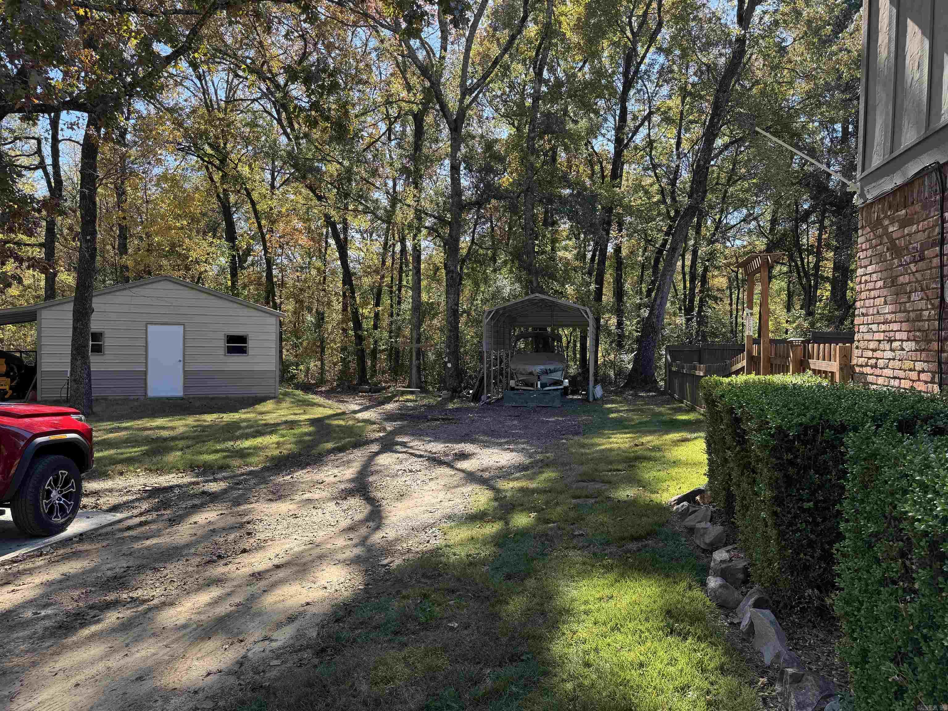 DELEES NORTH MOORE ESTATES - Residential