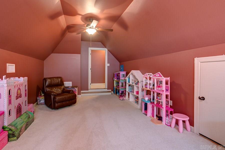 WOODLANDS EDGE - Residential