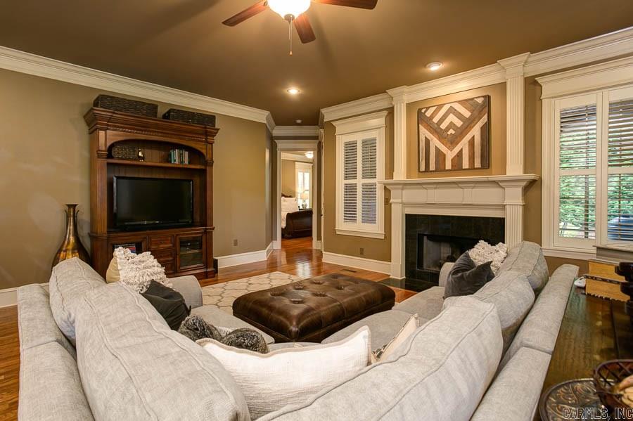 WOODLANDS EDGE - Residential