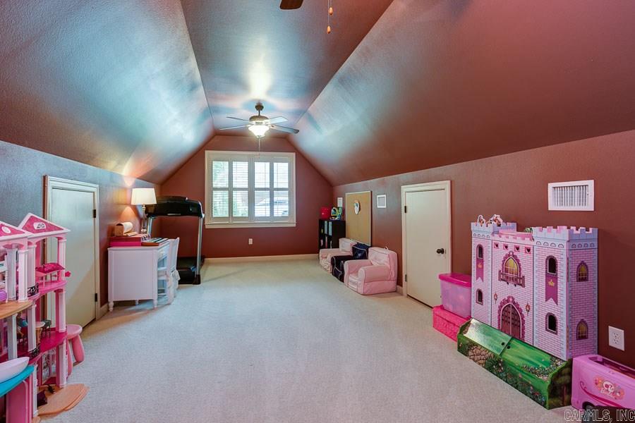 WOODLANDS EDGE - Residential