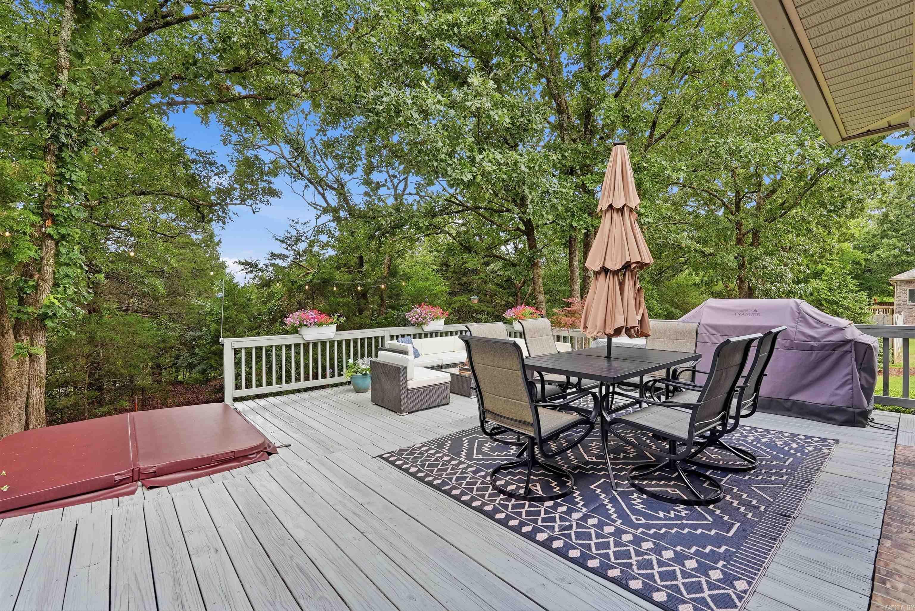 CEDAR KNOLLS & CEDAR VIEW - Residential