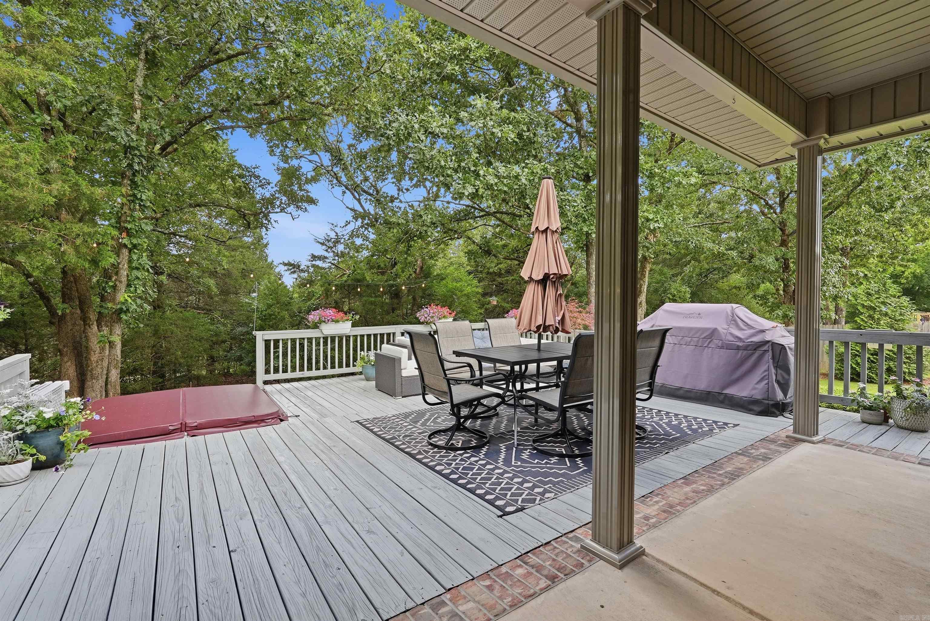CEDAR KNOLLS & CEDAR VIEW - Residential