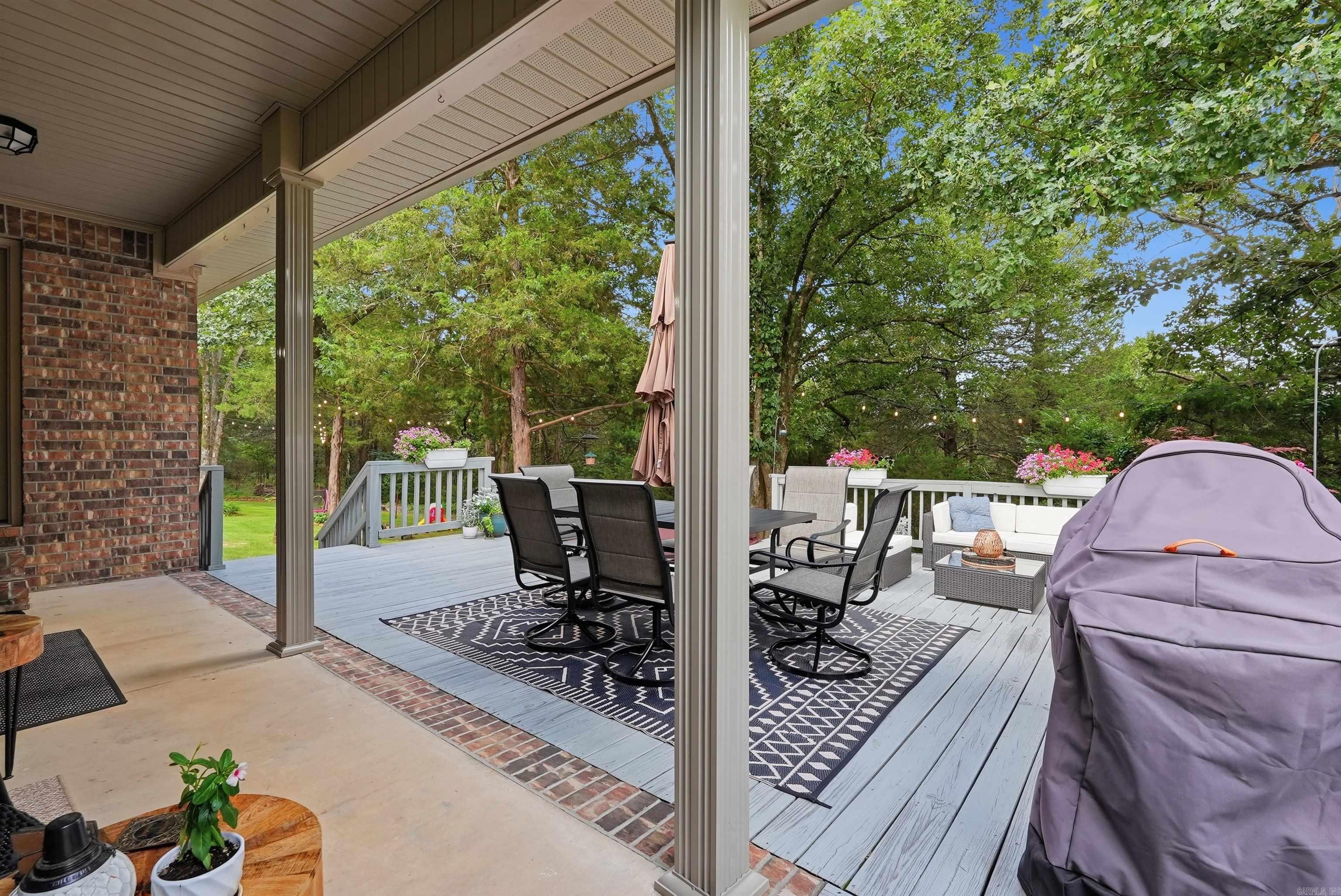 CEDAR KNOLLS & CEDAR VIEW - Residential
