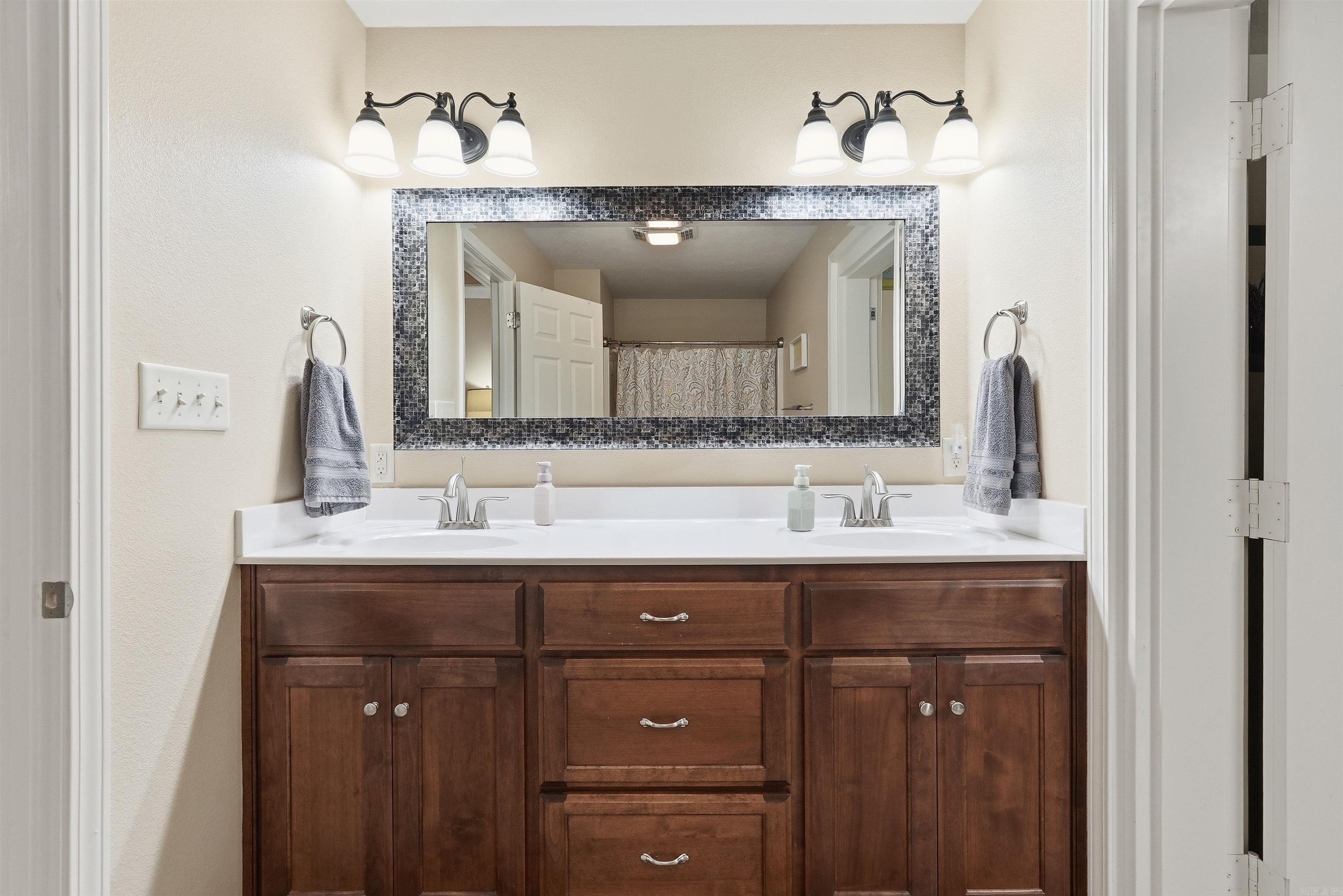 CEDAR KNOLLS & CEDAR VIEW - Residential