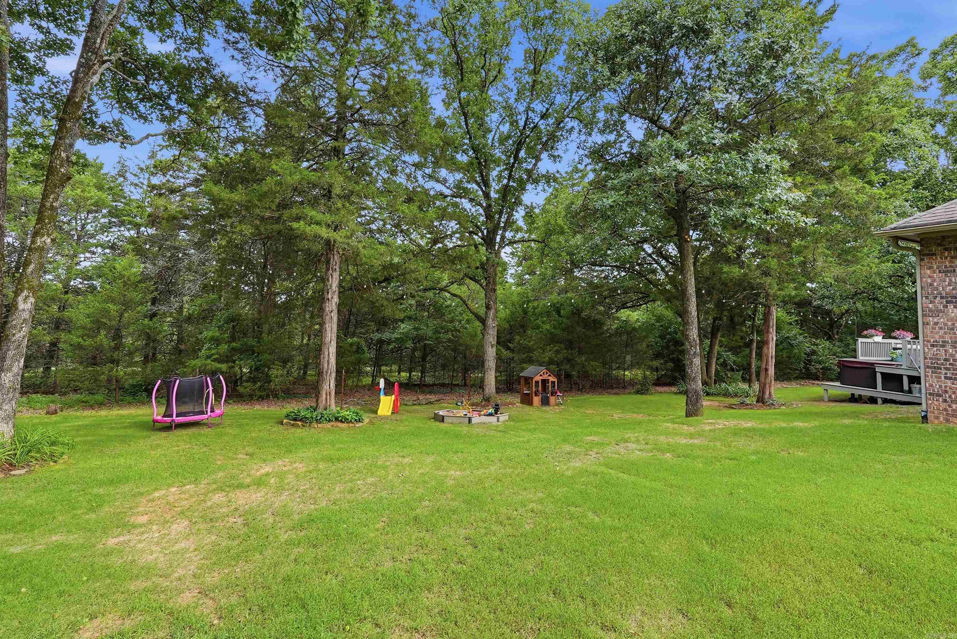 CEDAR KNOLLS & CEDAR VIEW - Residential