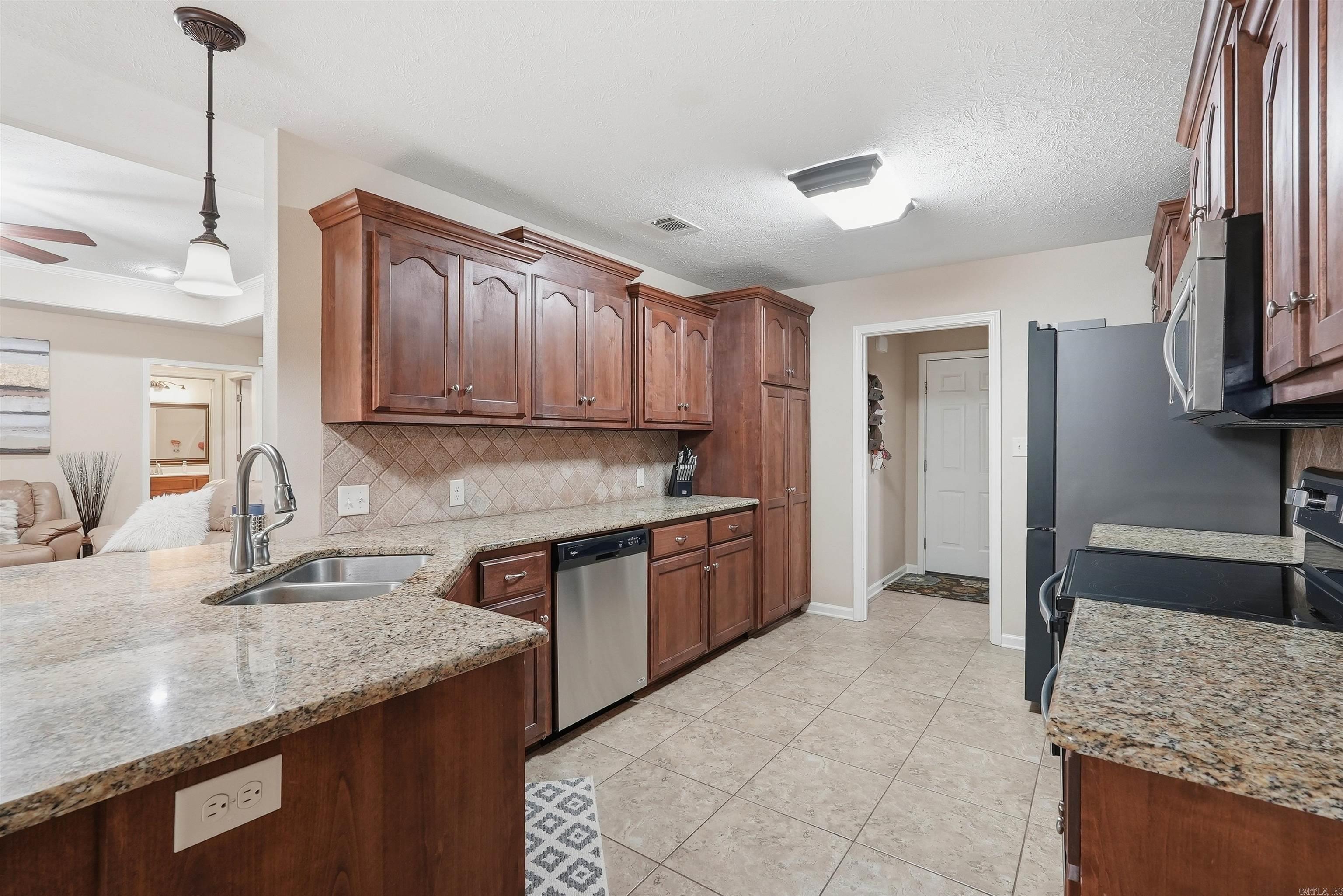 CEDAR KNOLLS & CEDAR VIEW - Residential