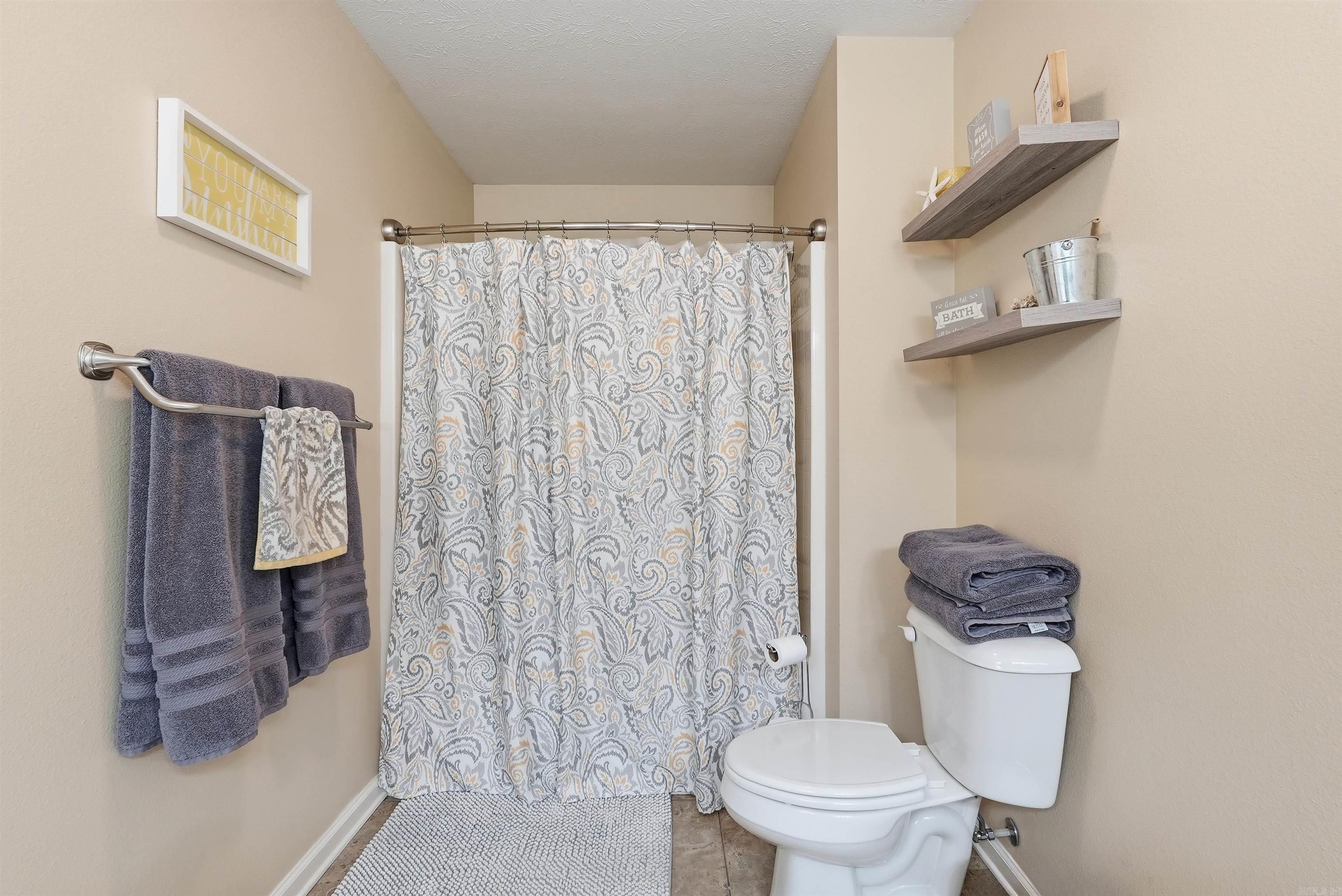 CEDAR KNOLLS & CEDAR VIEW - Residential