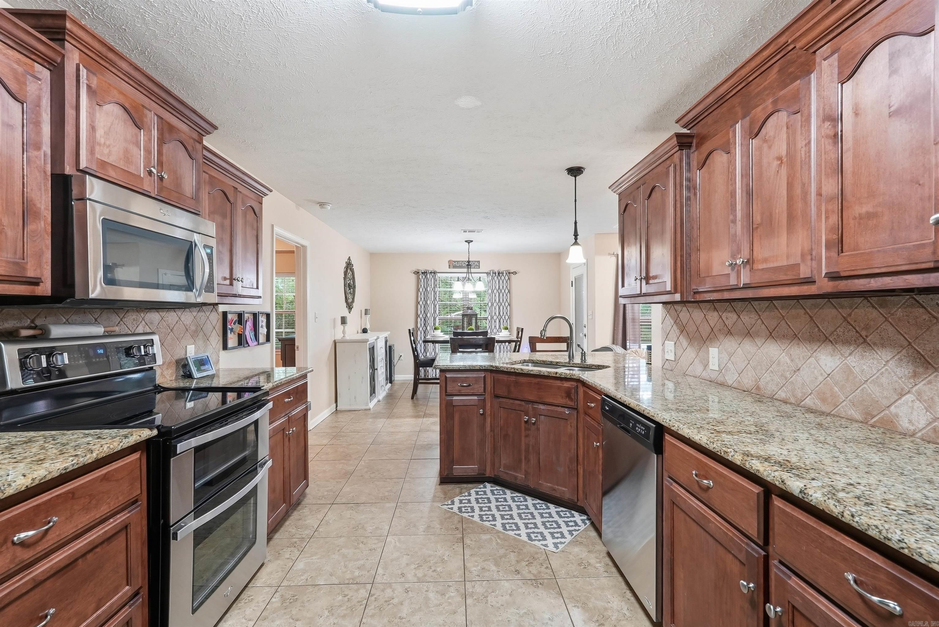 CEDAR KNOLLS & CEDAR VIEW - Residential