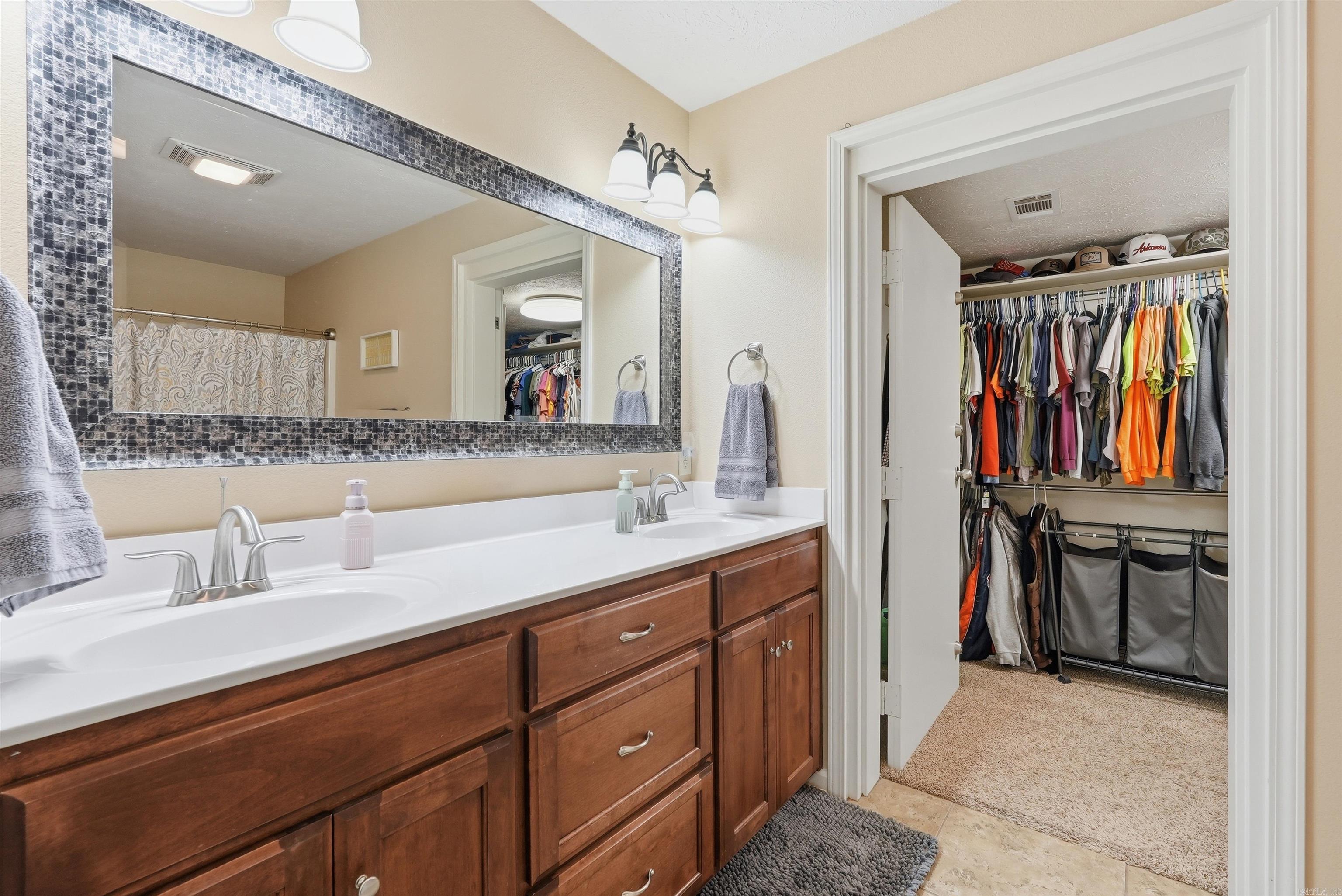 CEDAR KNOLLS & CEDAR VIEW - Residential