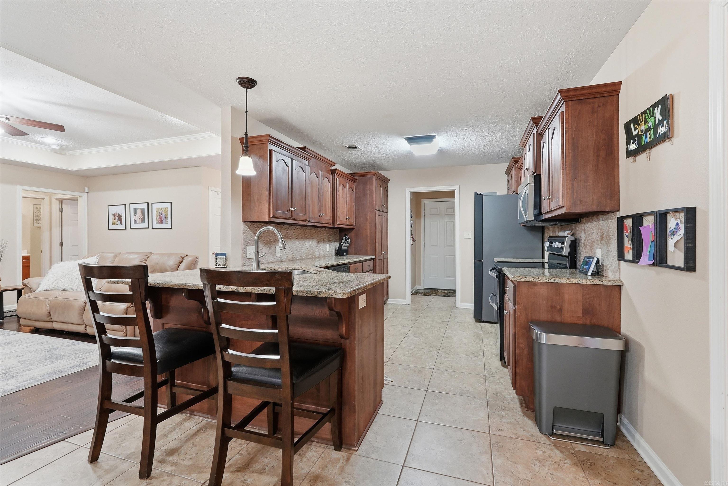 CEDAR KNOLLS & CEDAR VIEW - Residential