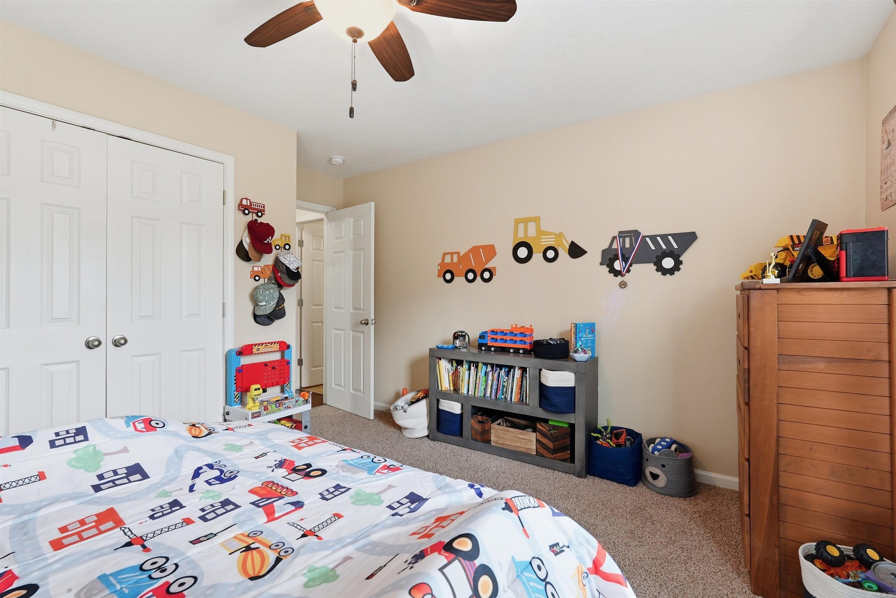 CEDAR KNOLLS & CEDAR VIEW - Residential