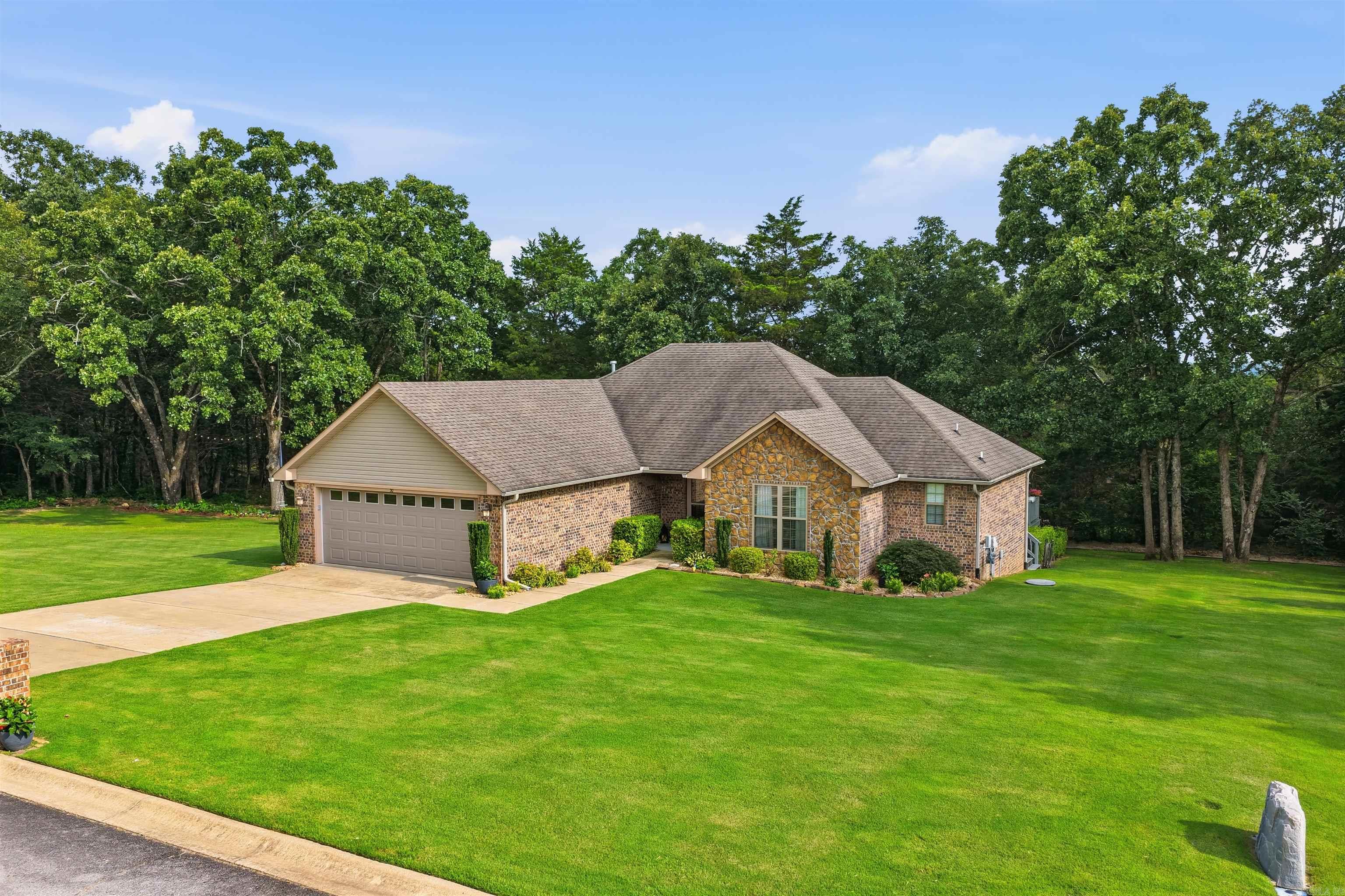 CEDAR KNOLLS & CEDAR VIEW - Residential