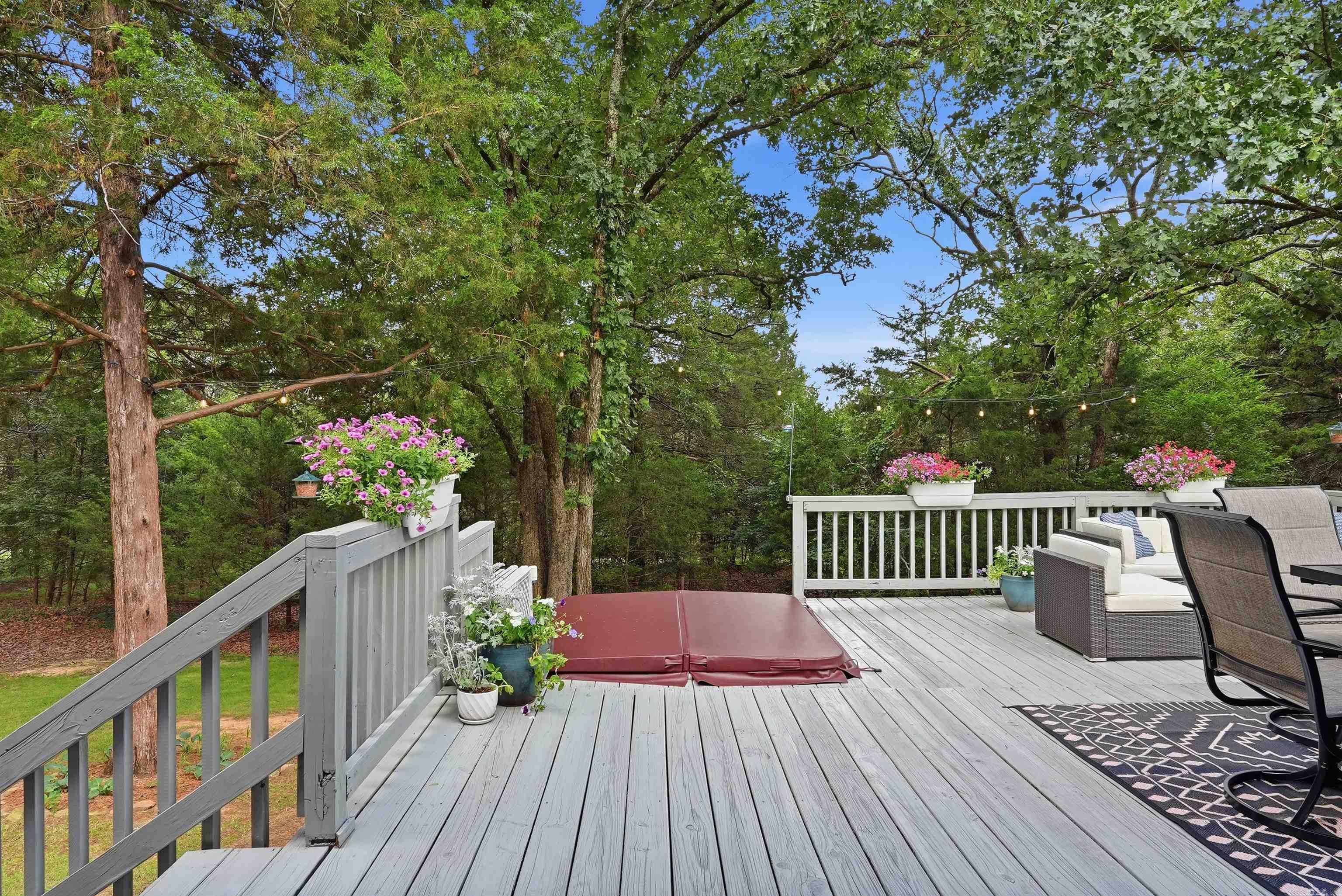 CEDAR KNOLLS & CEDAR VIEW - Residential