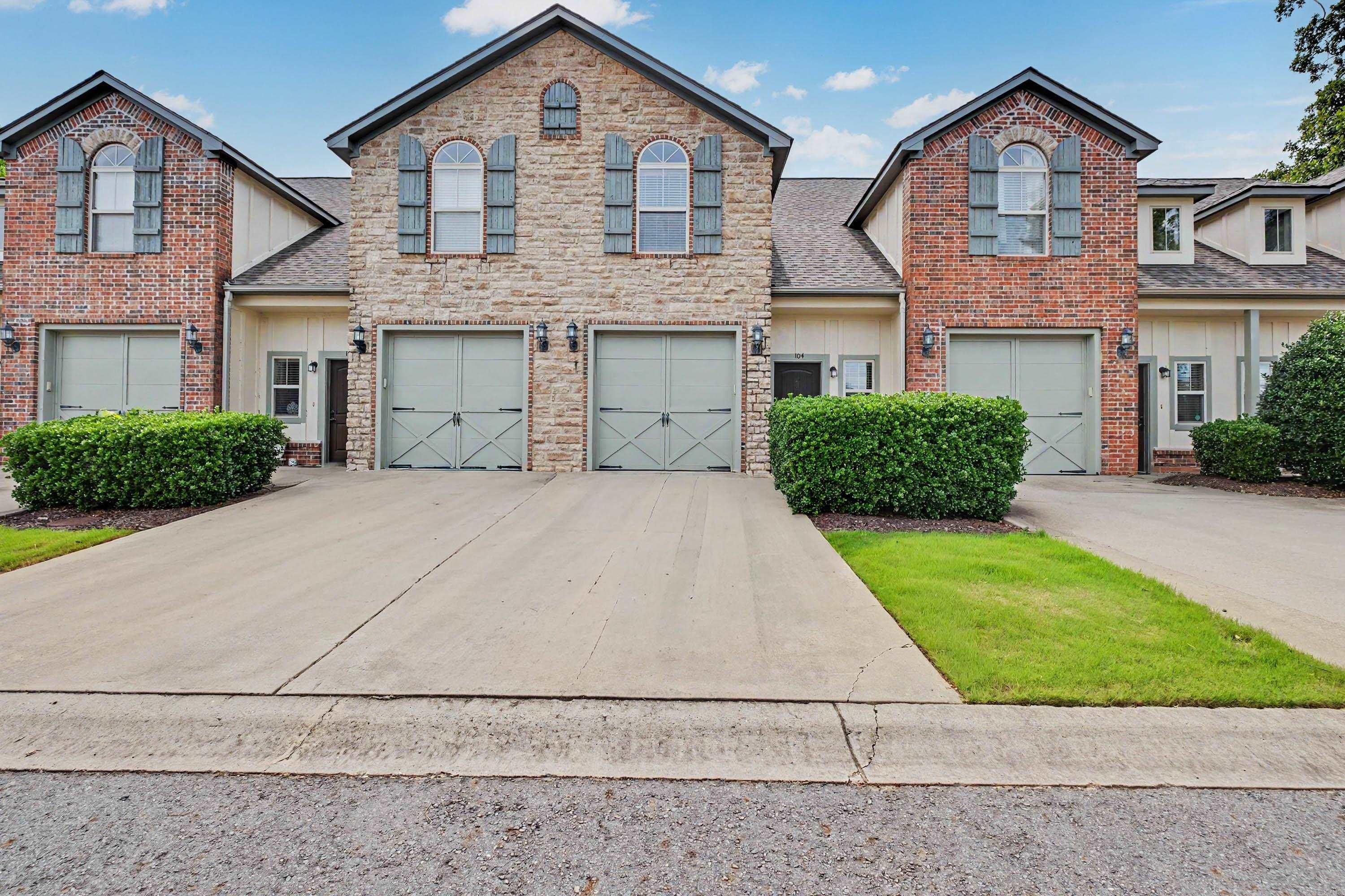 Wonderful townhome project in Maumelle. Under new ownership. New roofs and exterior painted. Great room with fireplace. Nice kitchen with granite counters, pretty stained cabinets, built in microwave, quality stove and dishwasher. Low HOA dues. Enjoy the Club House, Pool and Work Out Room. Single car garage. Enjoy hassle free and low maintenance living. Walking distance to Lake Willastein. Other units also available. Floor plan is in Documents. Other units available.