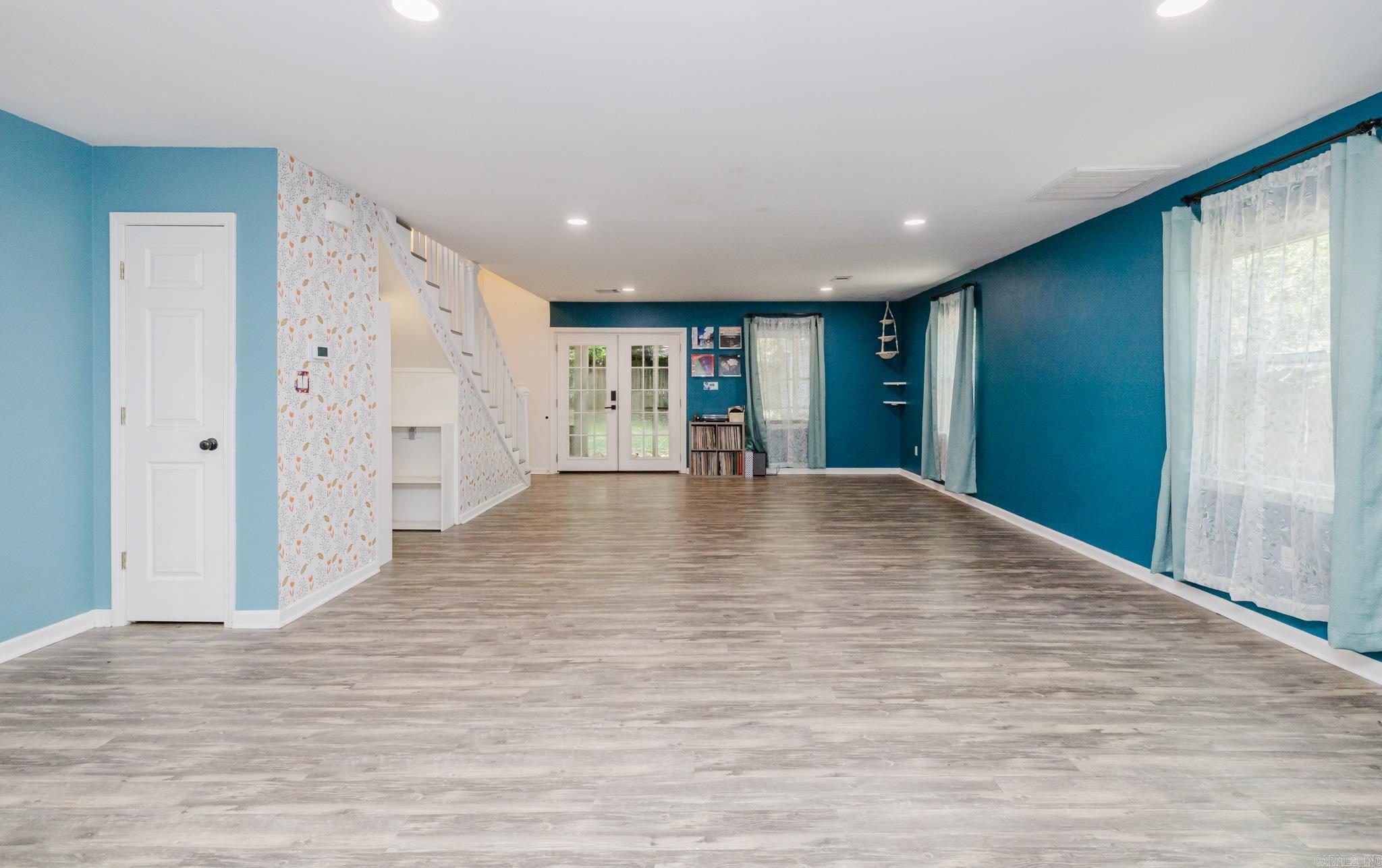 RIVERSIDE ADDN - Residential