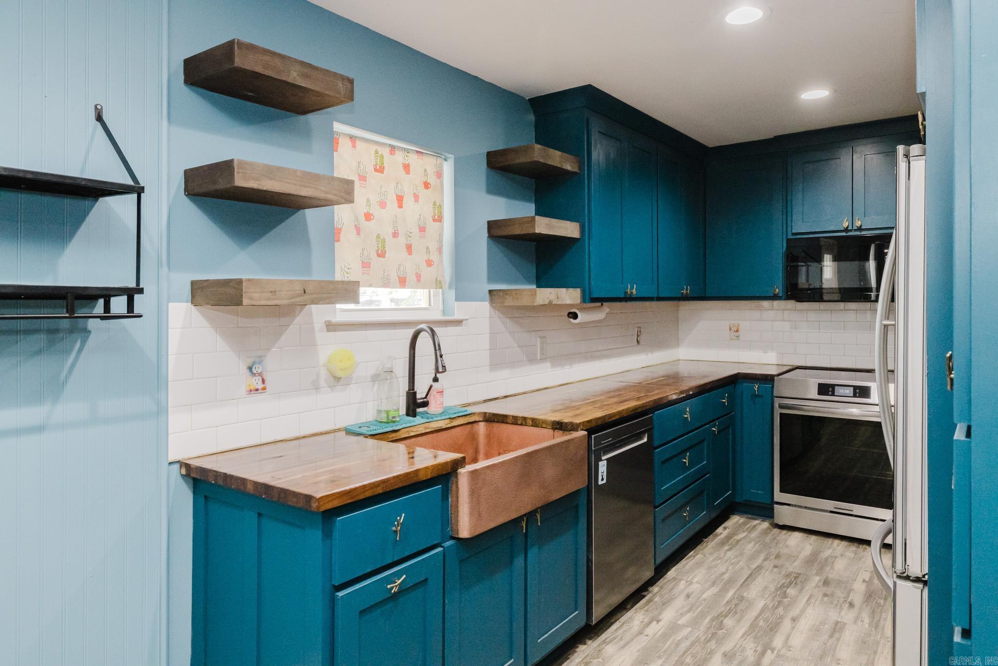 RIVERSIDE ADDN - Residential