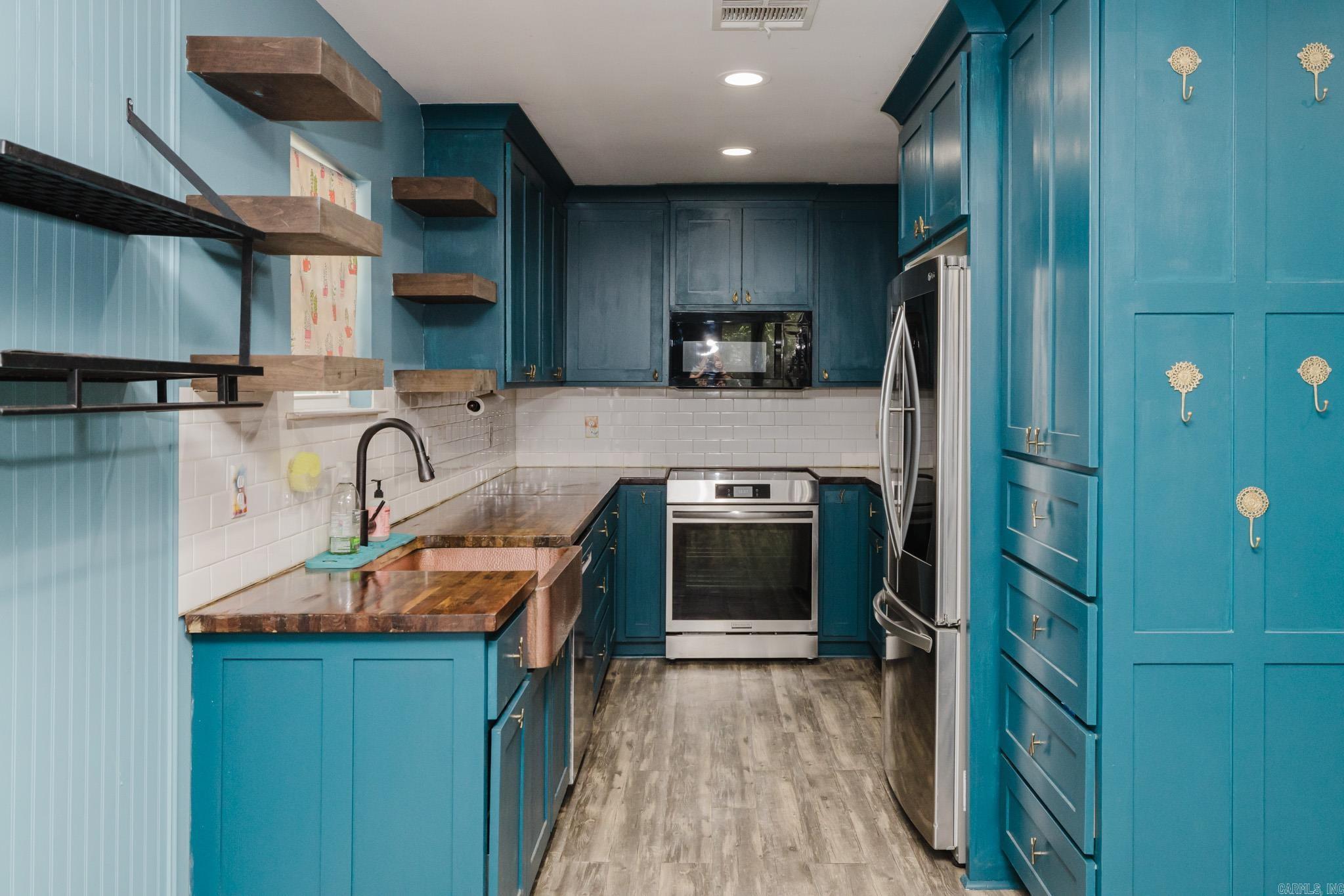 RIVERSIDE ADDN - Residential