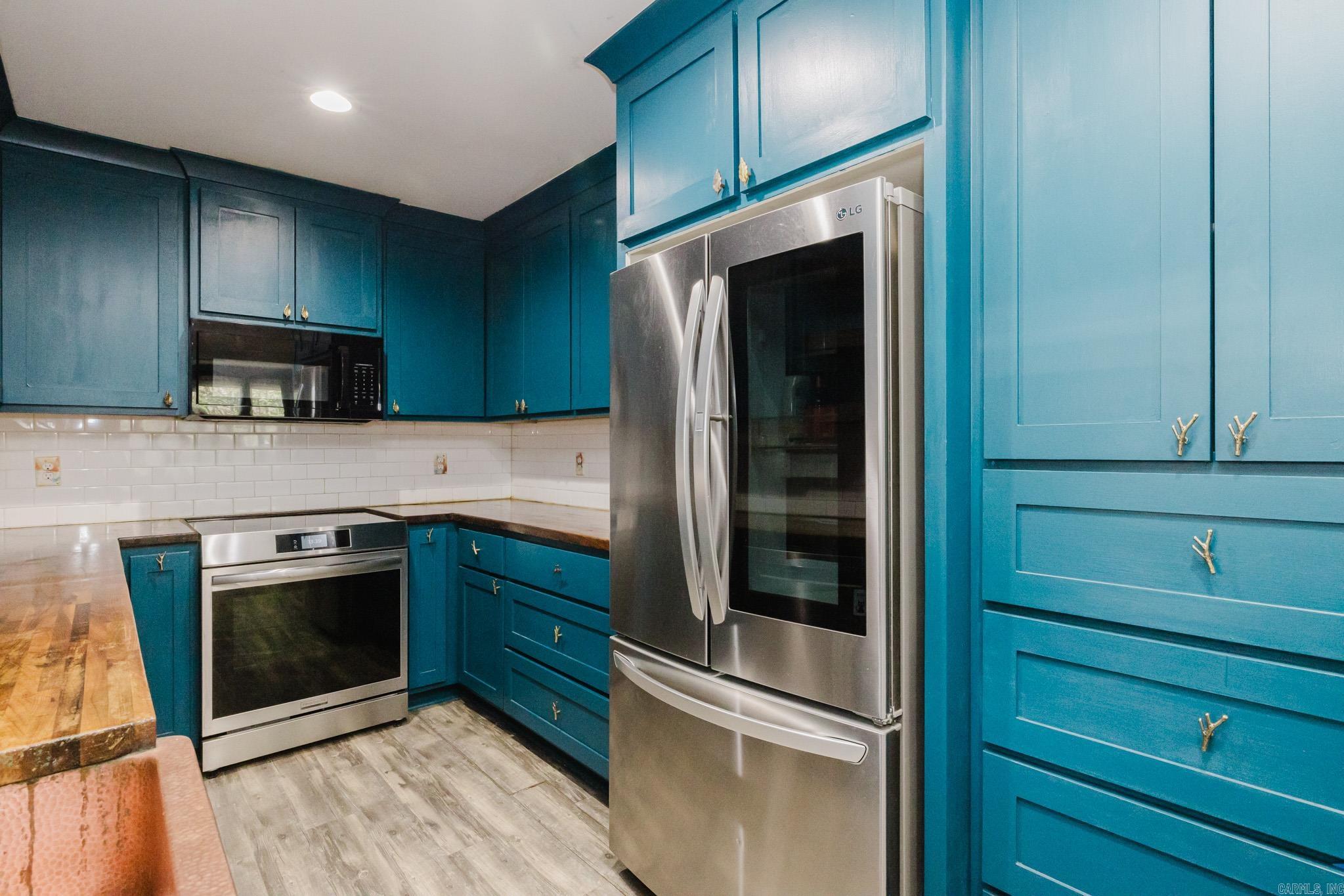 RIVERSIDE ADDN - Residential