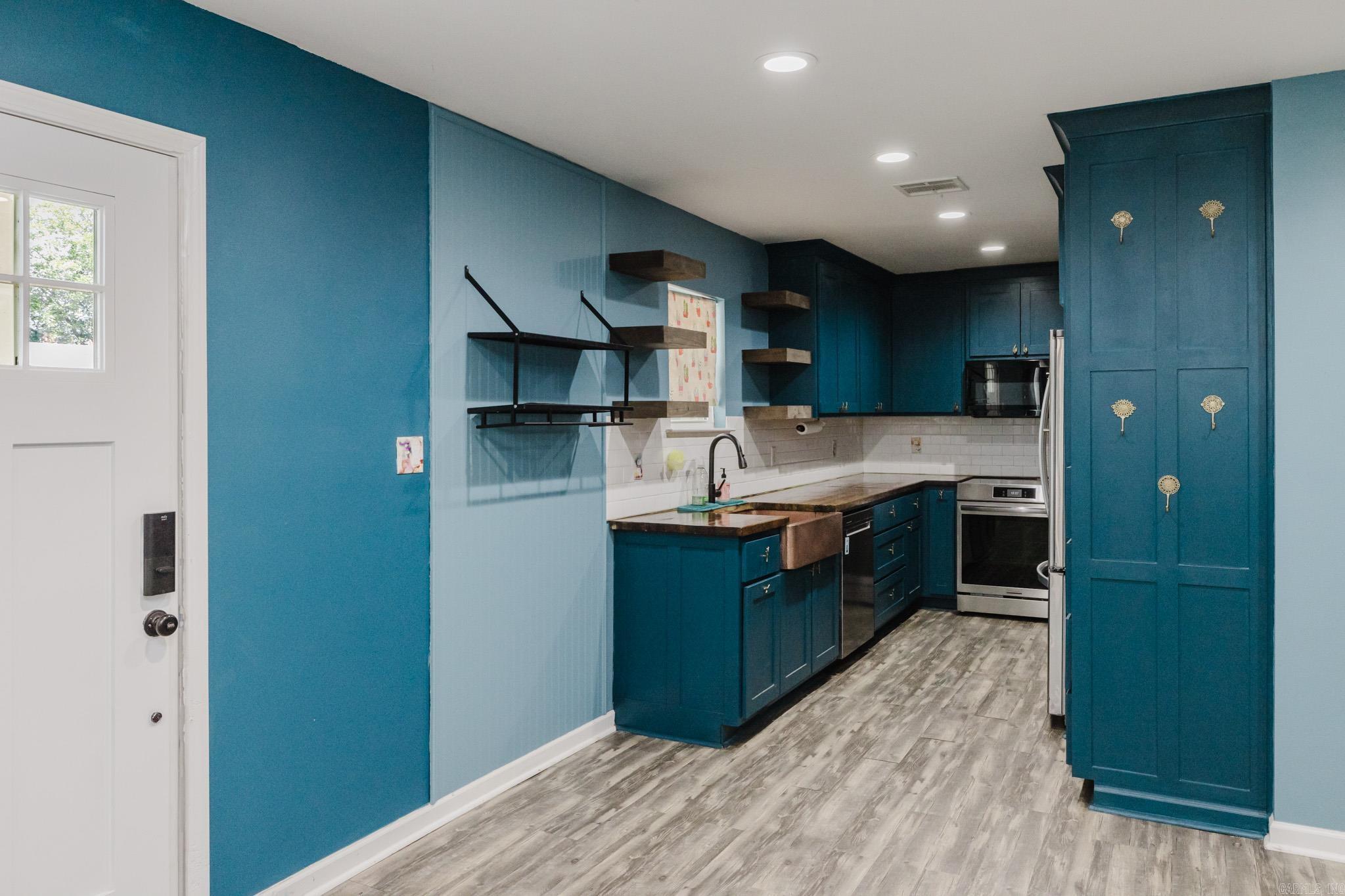 RIVERSIDE ADDN - Residential