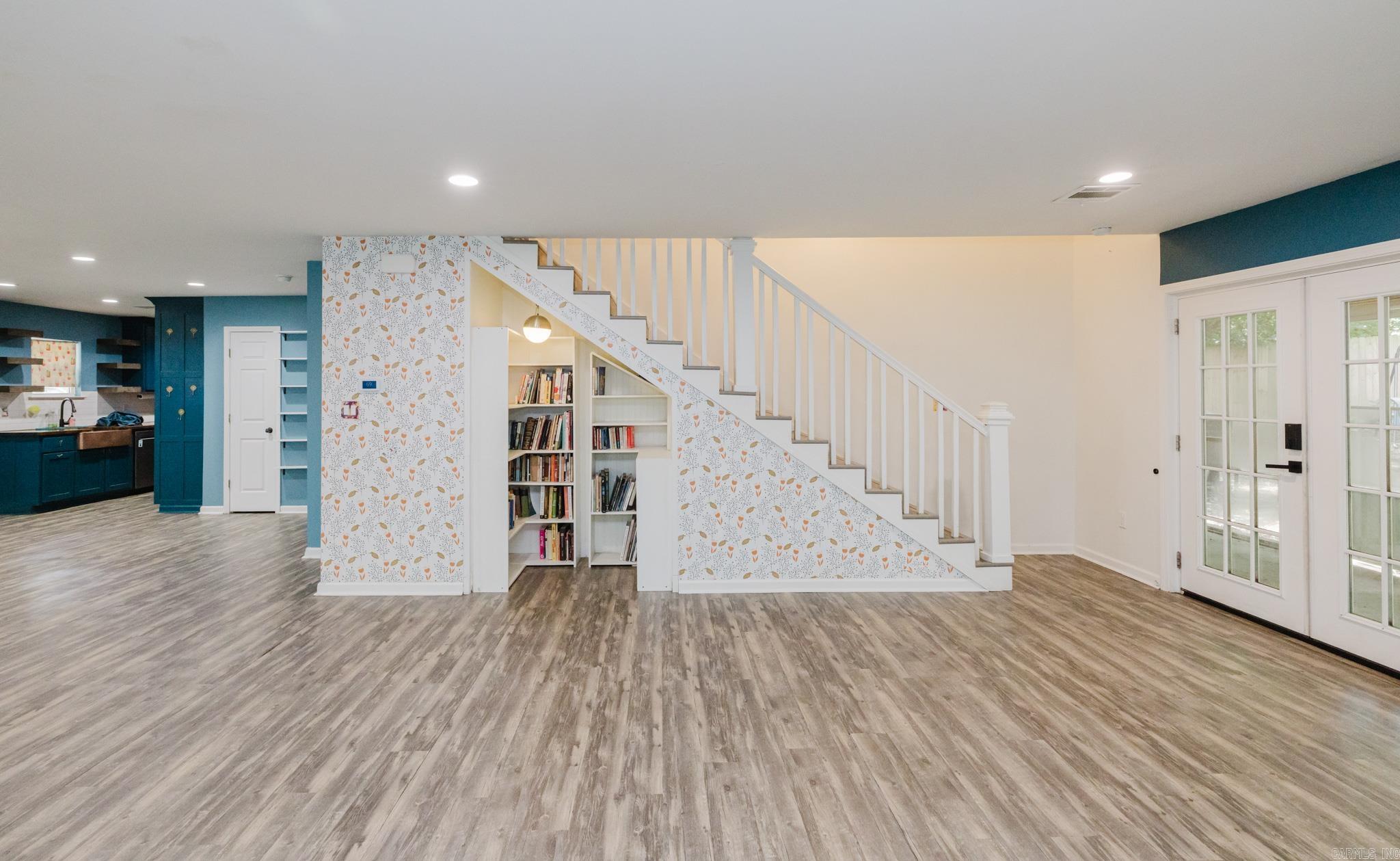 RIVERSIDE ADDN - Residential